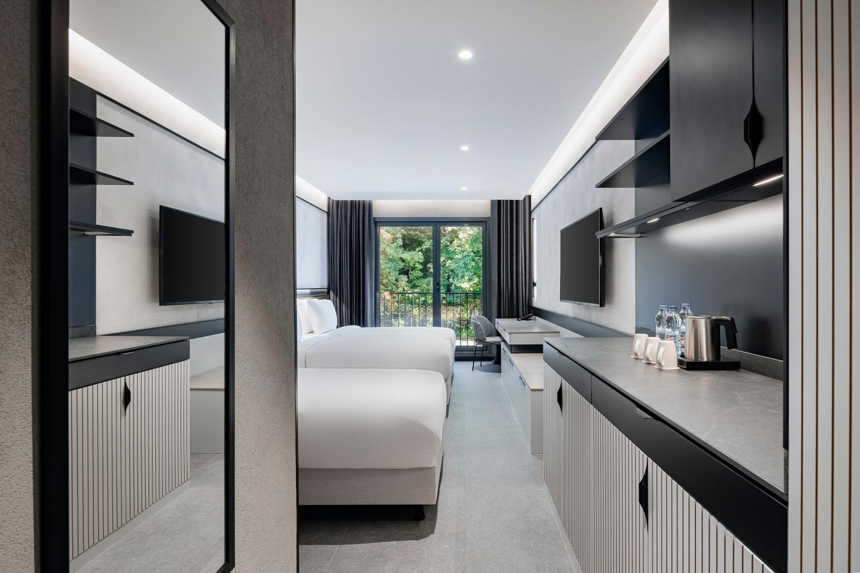 Deluxe Triple Room photo 2