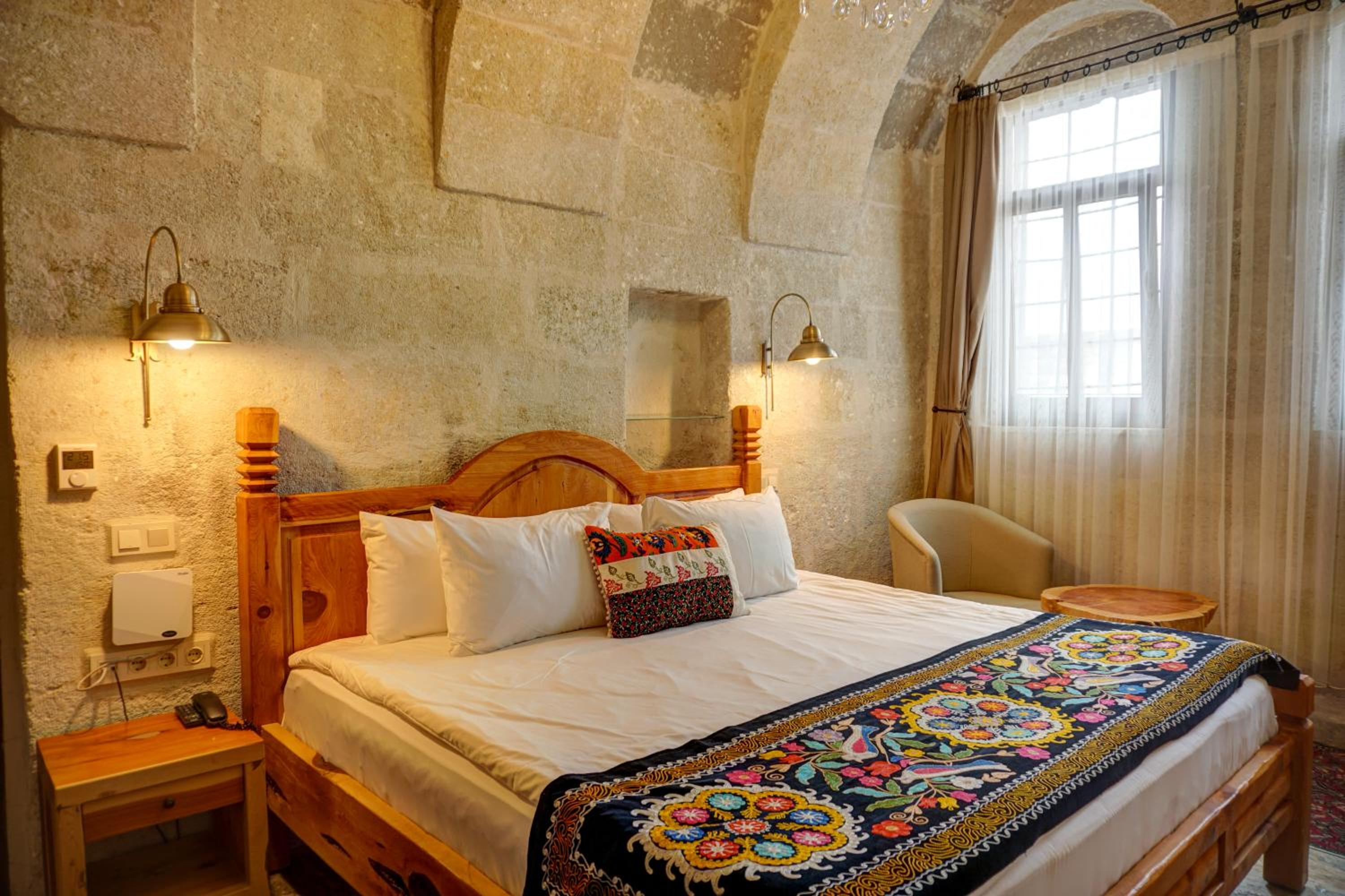 Arch Room - Photo 11
