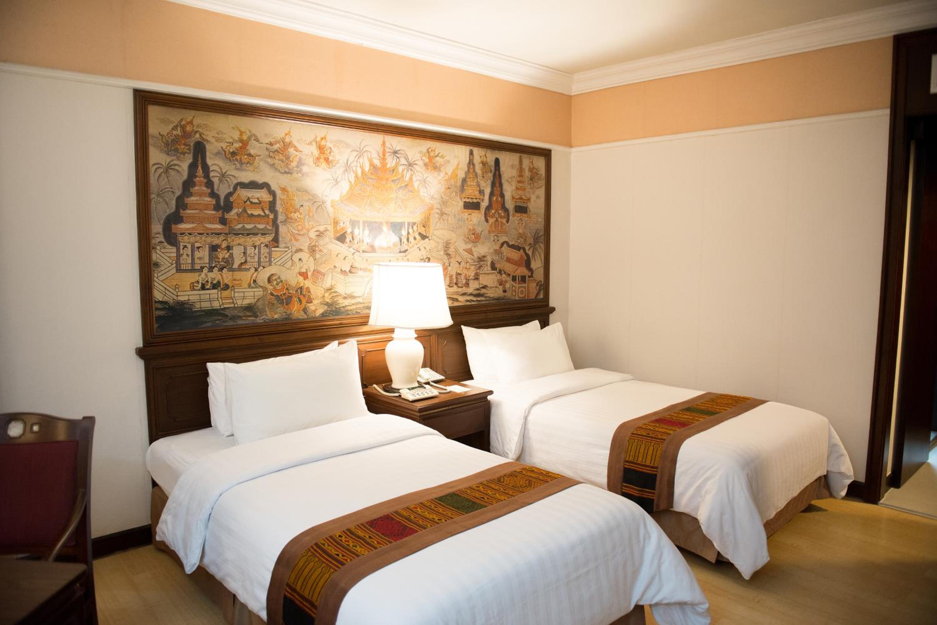 Deluxe Double or Twin Room - Photo 5