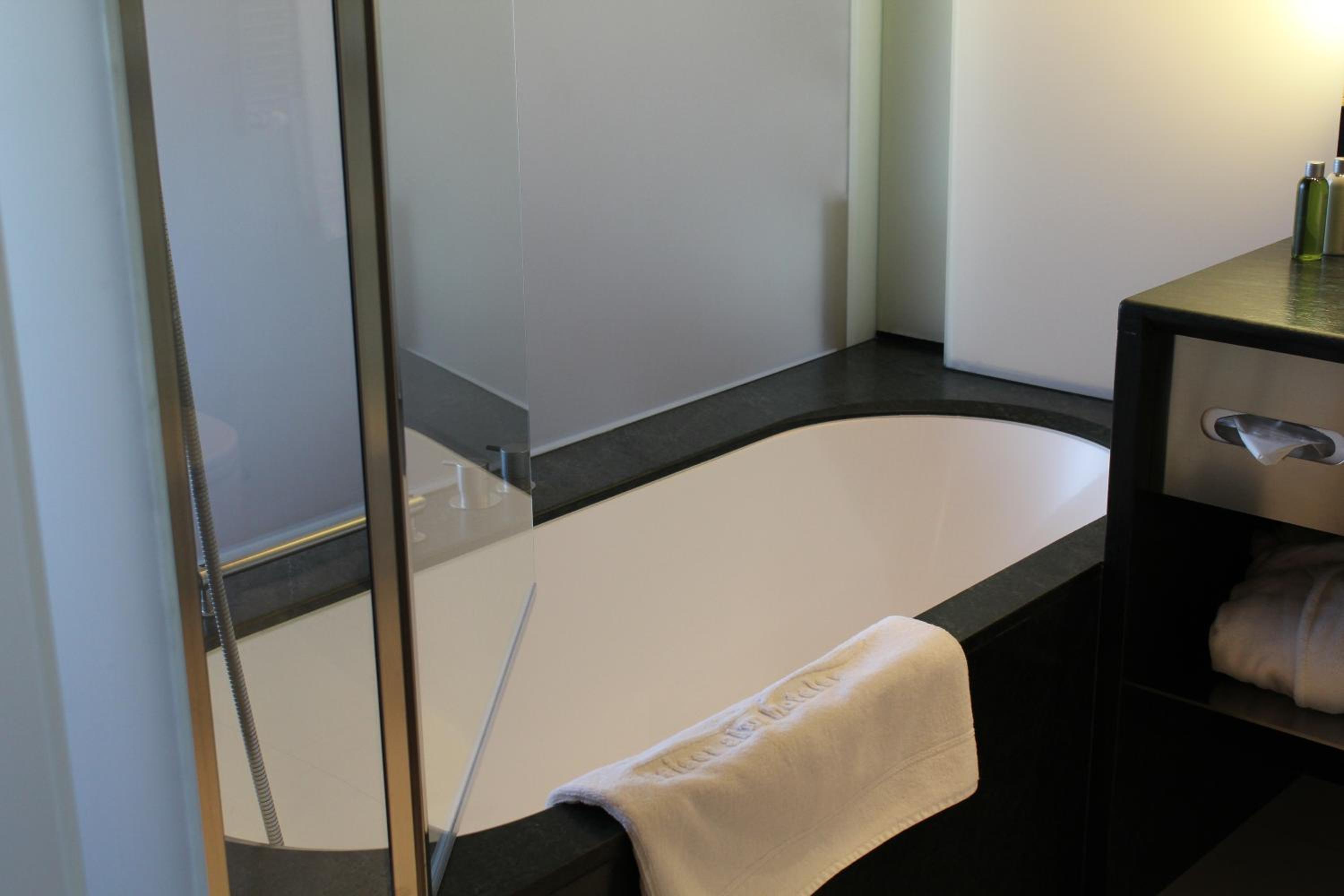 Double or Twin Room - Photo 6