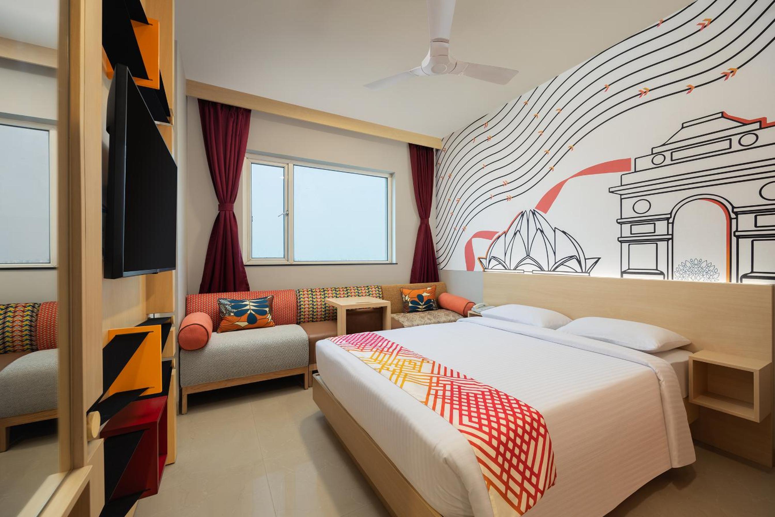 Luxe Queen Room - Photo 3