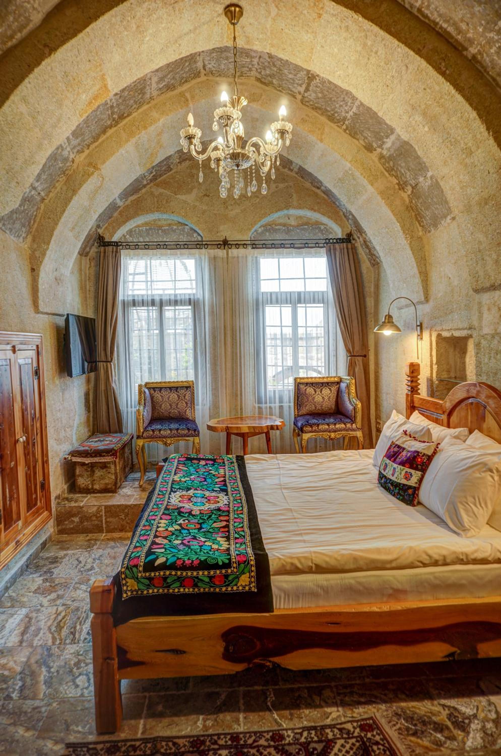 Arch Room - Photo 8