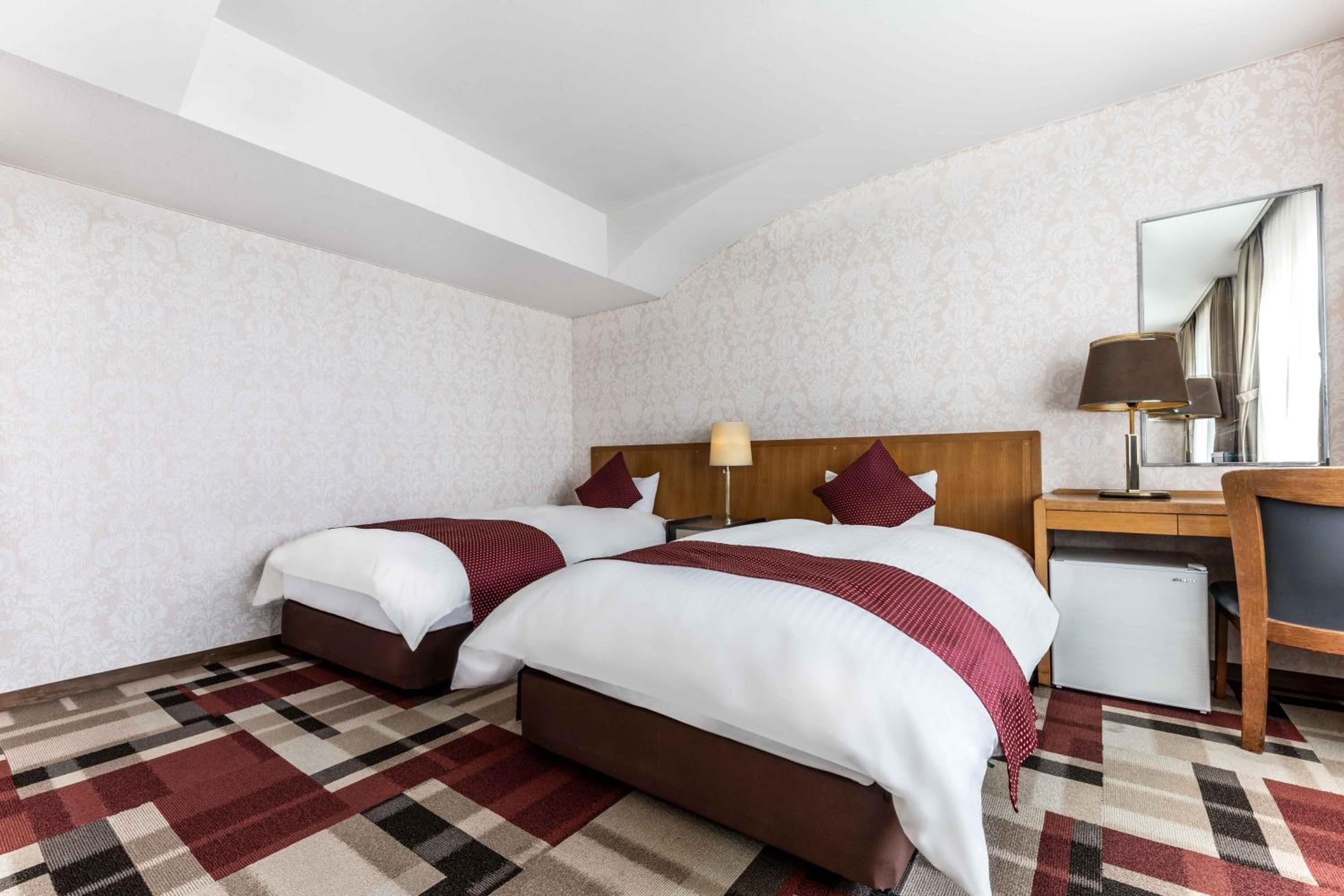Twin Room with Garden View - Non-Smoking