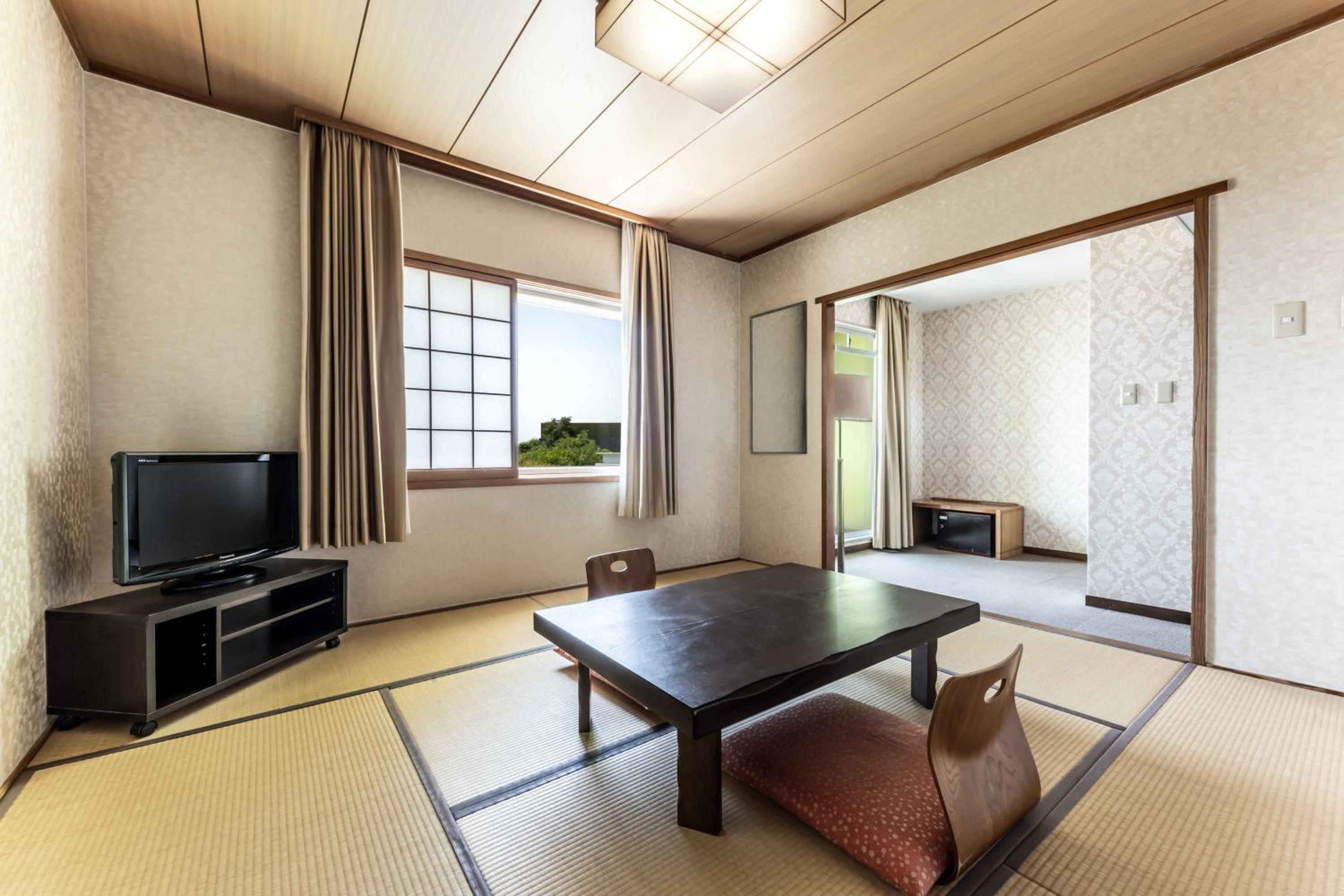 Japanese-Style Room with Garden View and Shared Bathroom - Non-Smoking