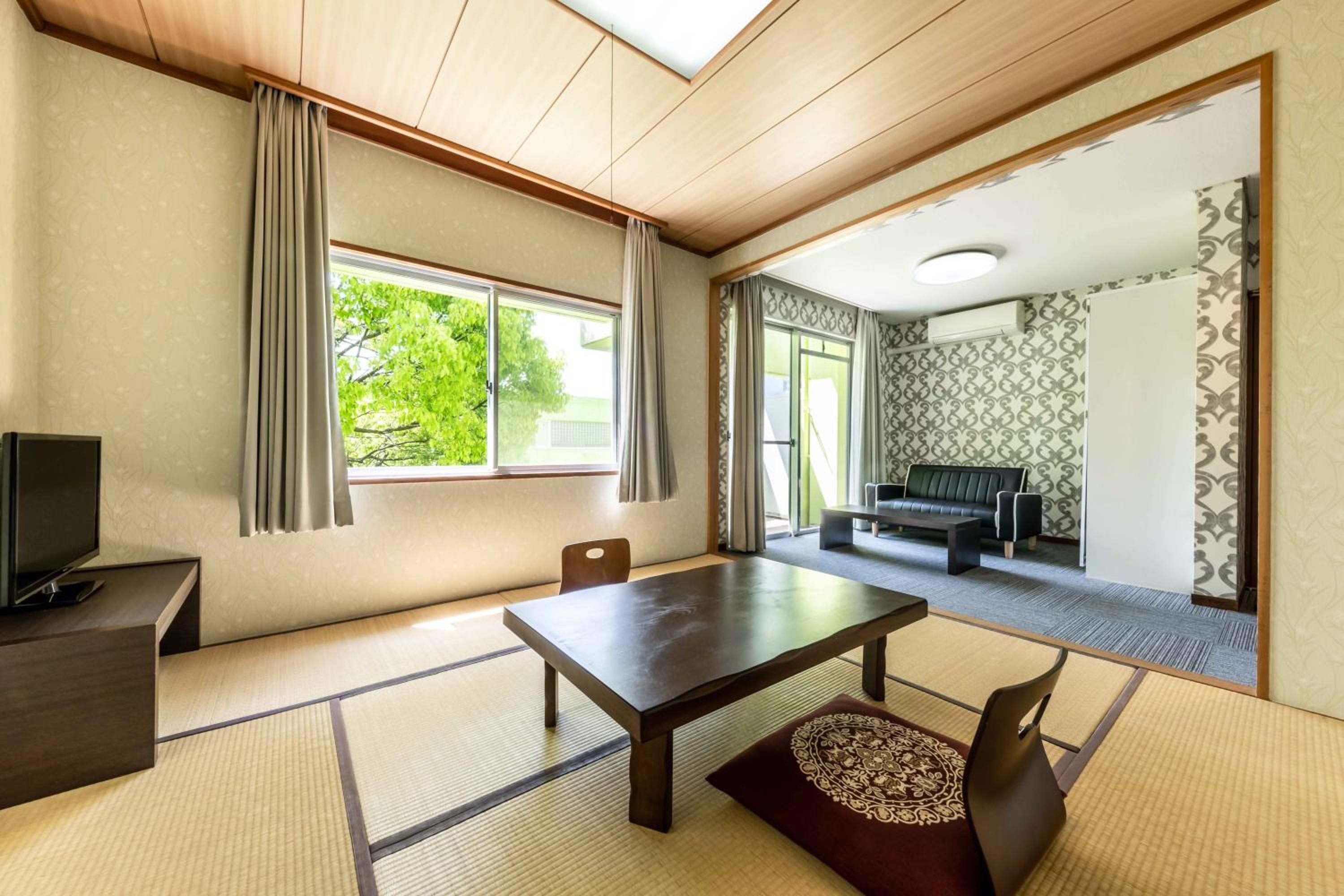 Japanese-Style Room with Garden View with Terrace and Shared Bathroom - Non-Smoking