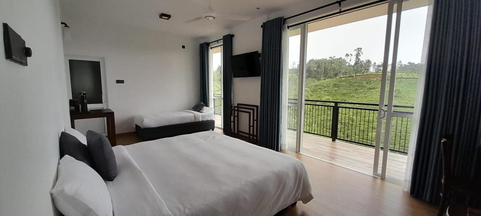 Superior Double or Twin Room with Mountain View