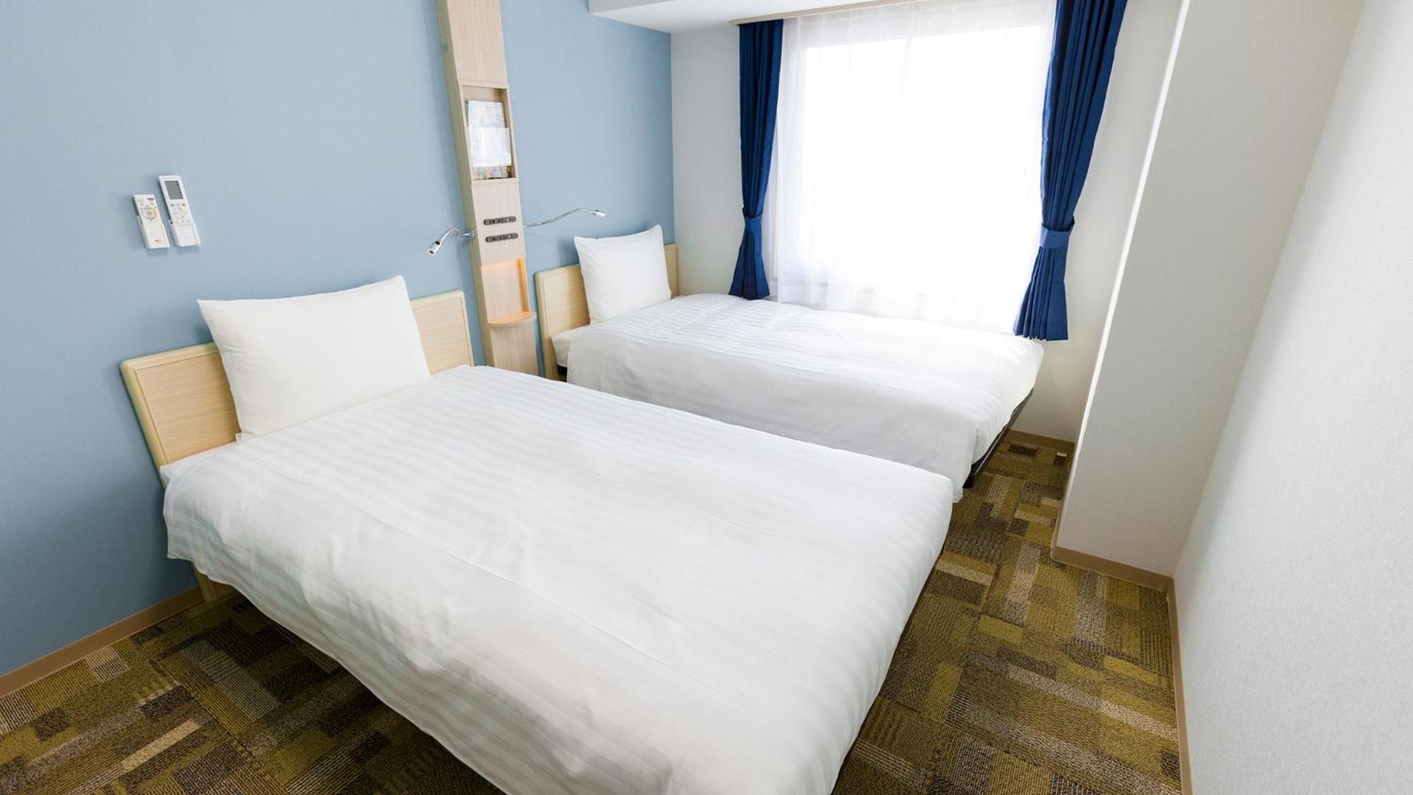 Twin Room - Smoking - Photo 5