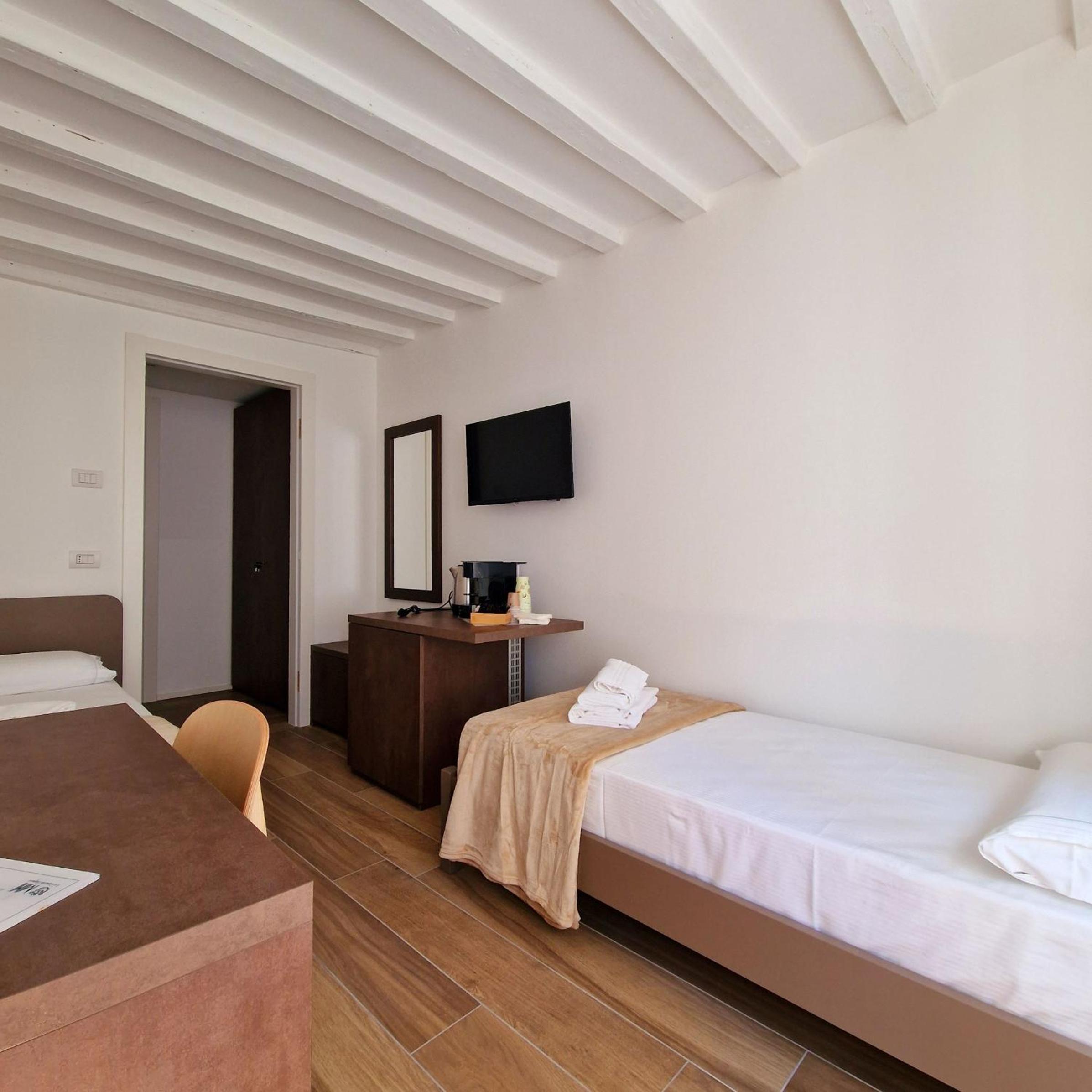 Twin Room photo 1