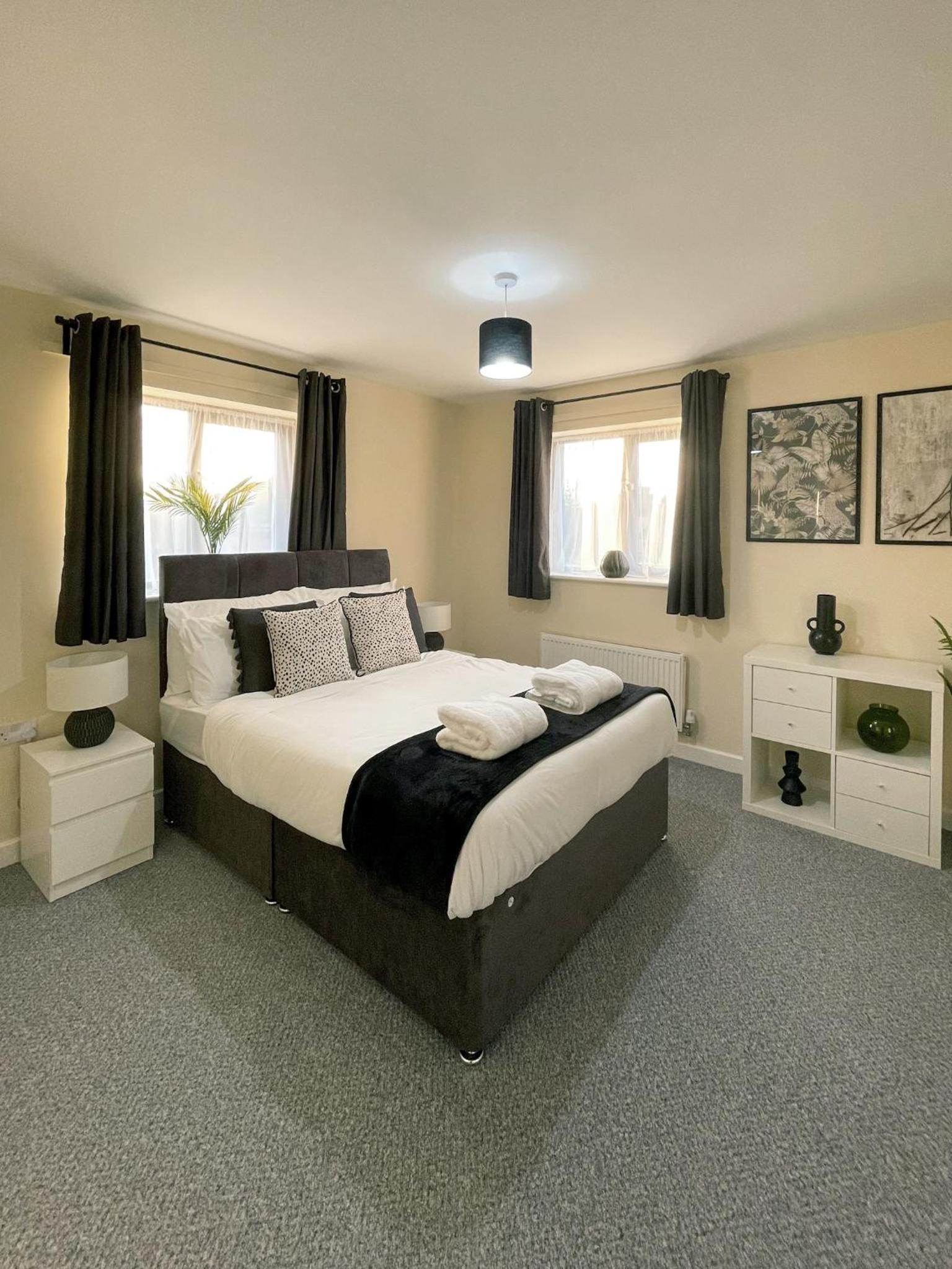 Four-Bedroom House photo 1