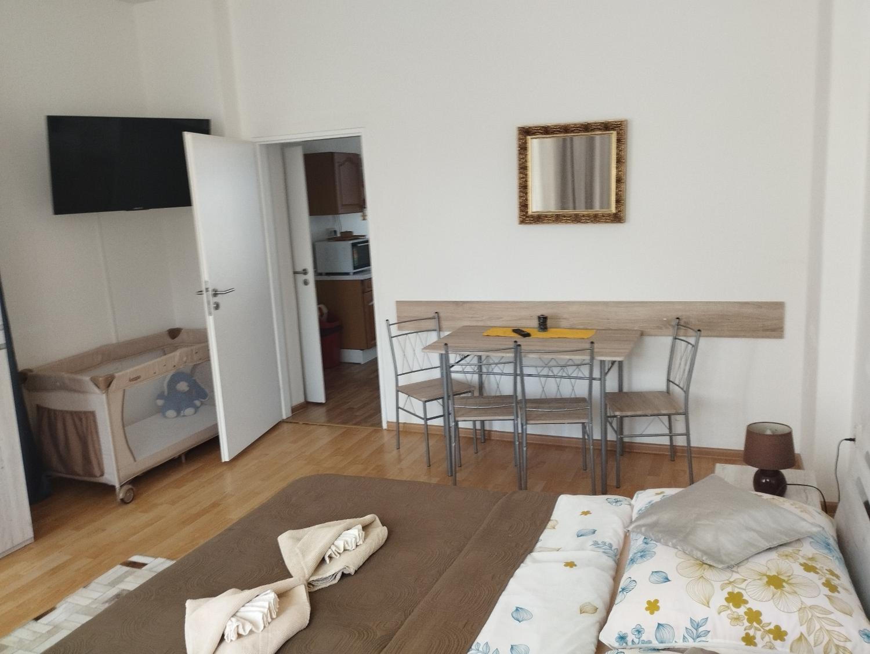 One-Bedroom Family Apartment - Photo 7