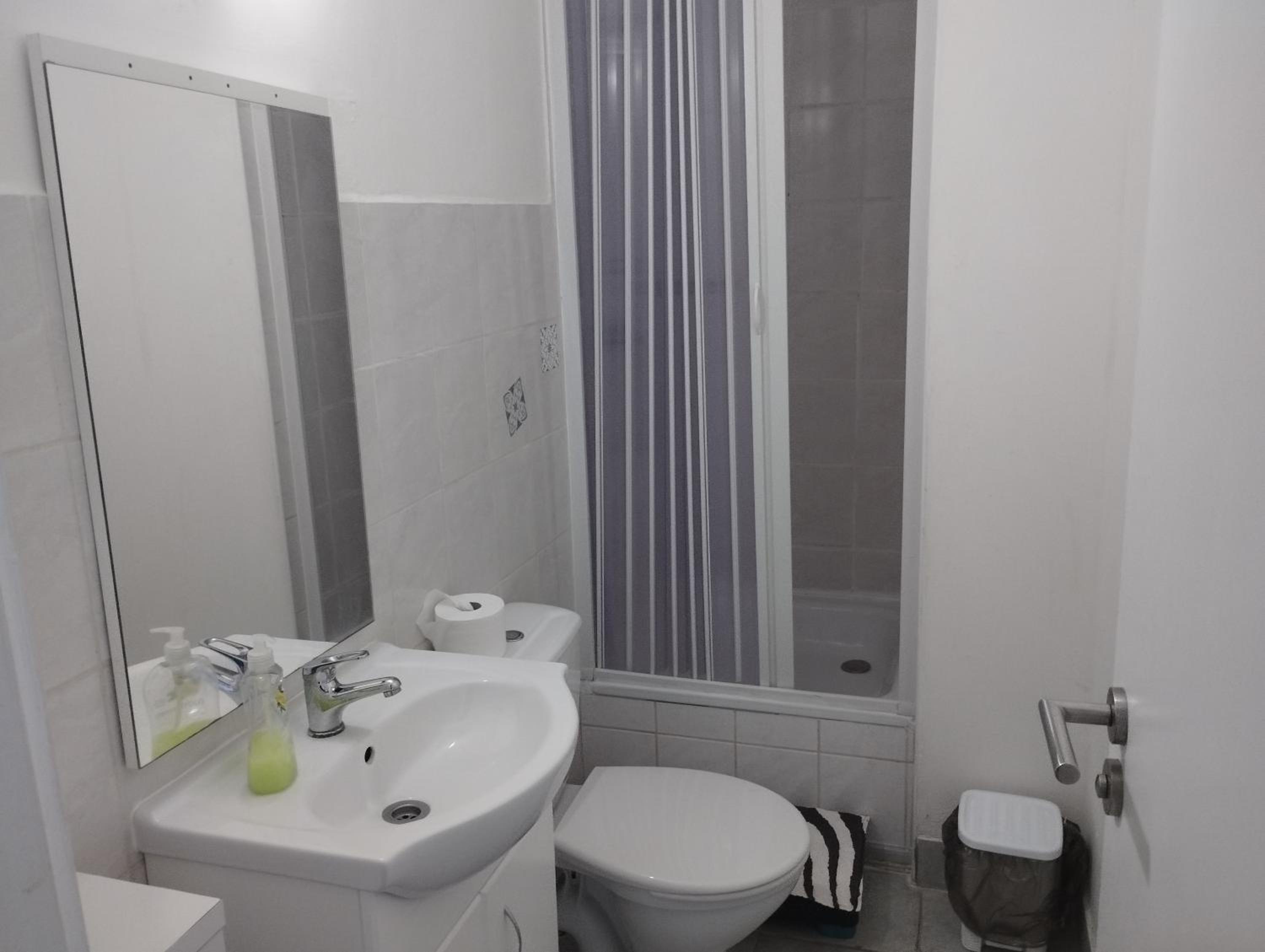 One-Bedroom Family Apartment - Photo 27