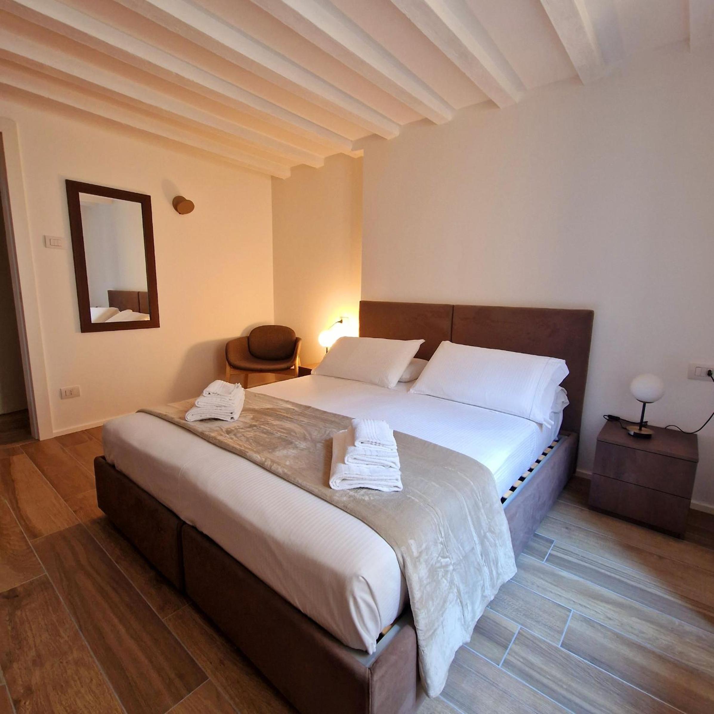 Deluxe Double or Twin Room photo 3
