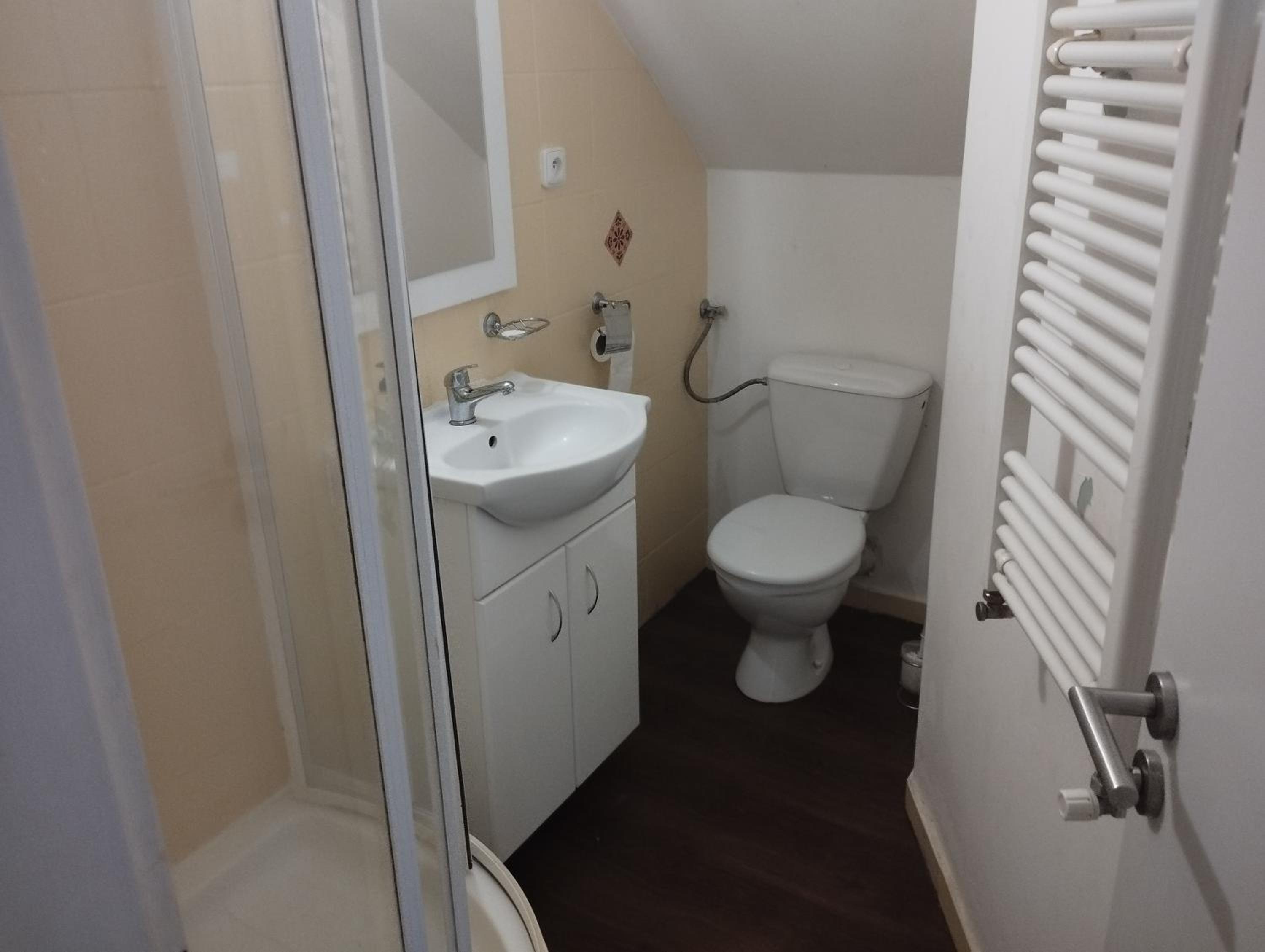 Two-Bedroom Family Apartment - Photo 9