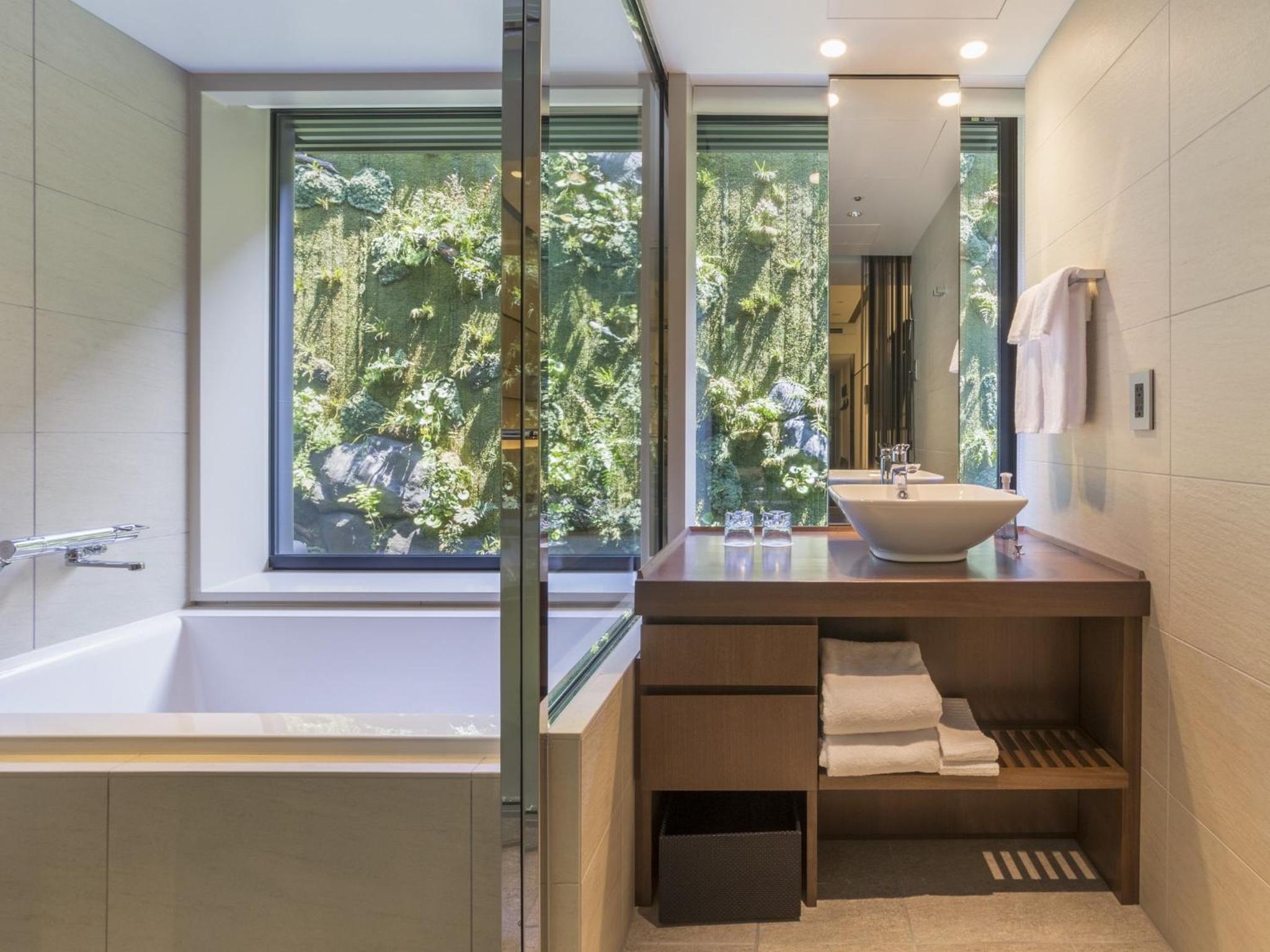 Twin Room with View Bath - Non-Smoking - Photo 10