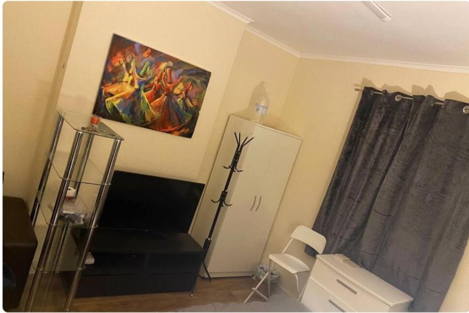 Double Room With Shared Bathroom photo 1