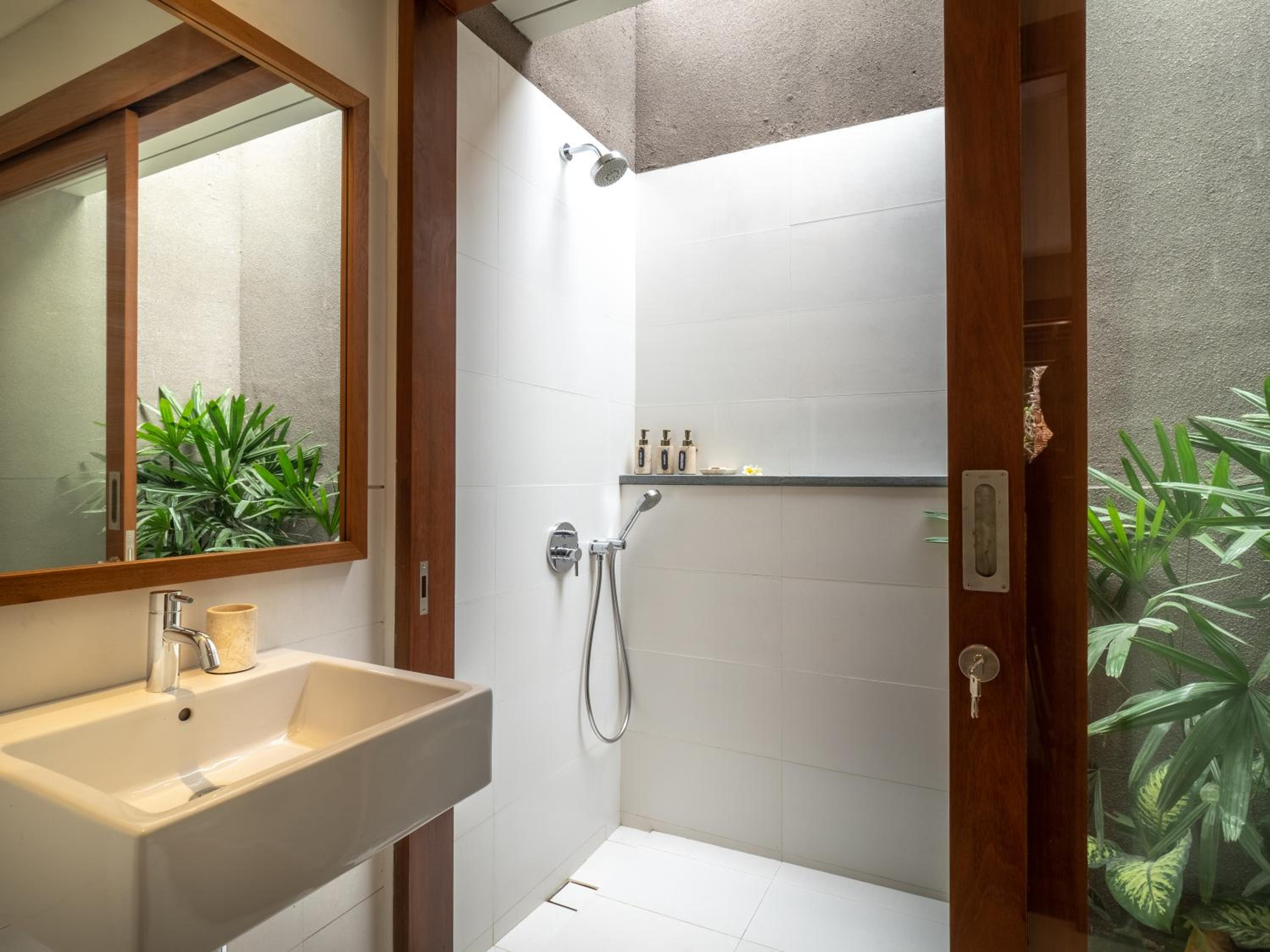 Three-Bedroom Private Pool Villa Gardenia - Photo 4