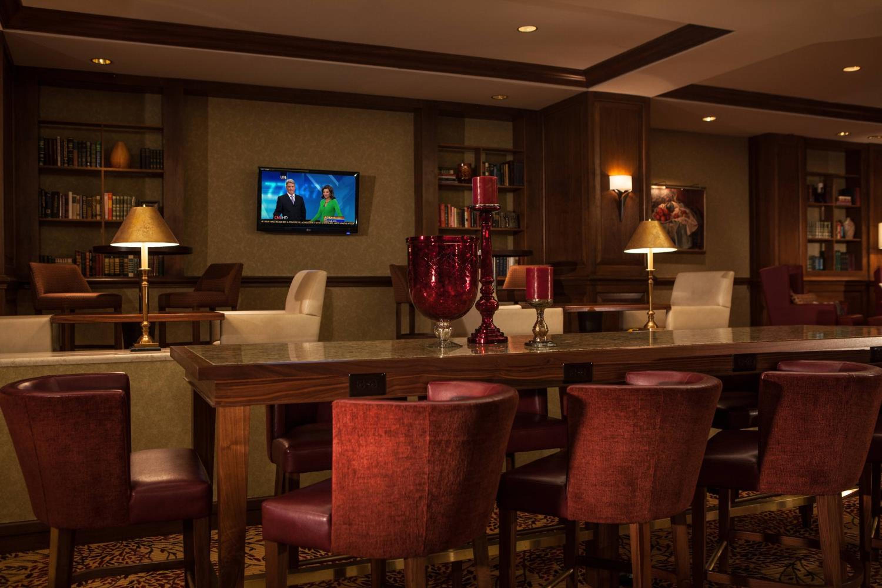 King or Double - Concierge Level - Photo 9