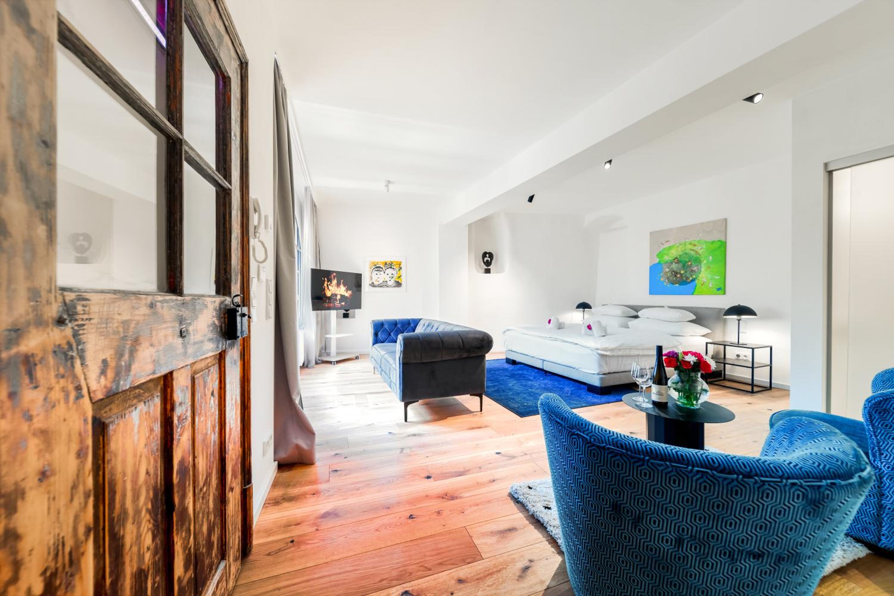 Deluxe Apartment