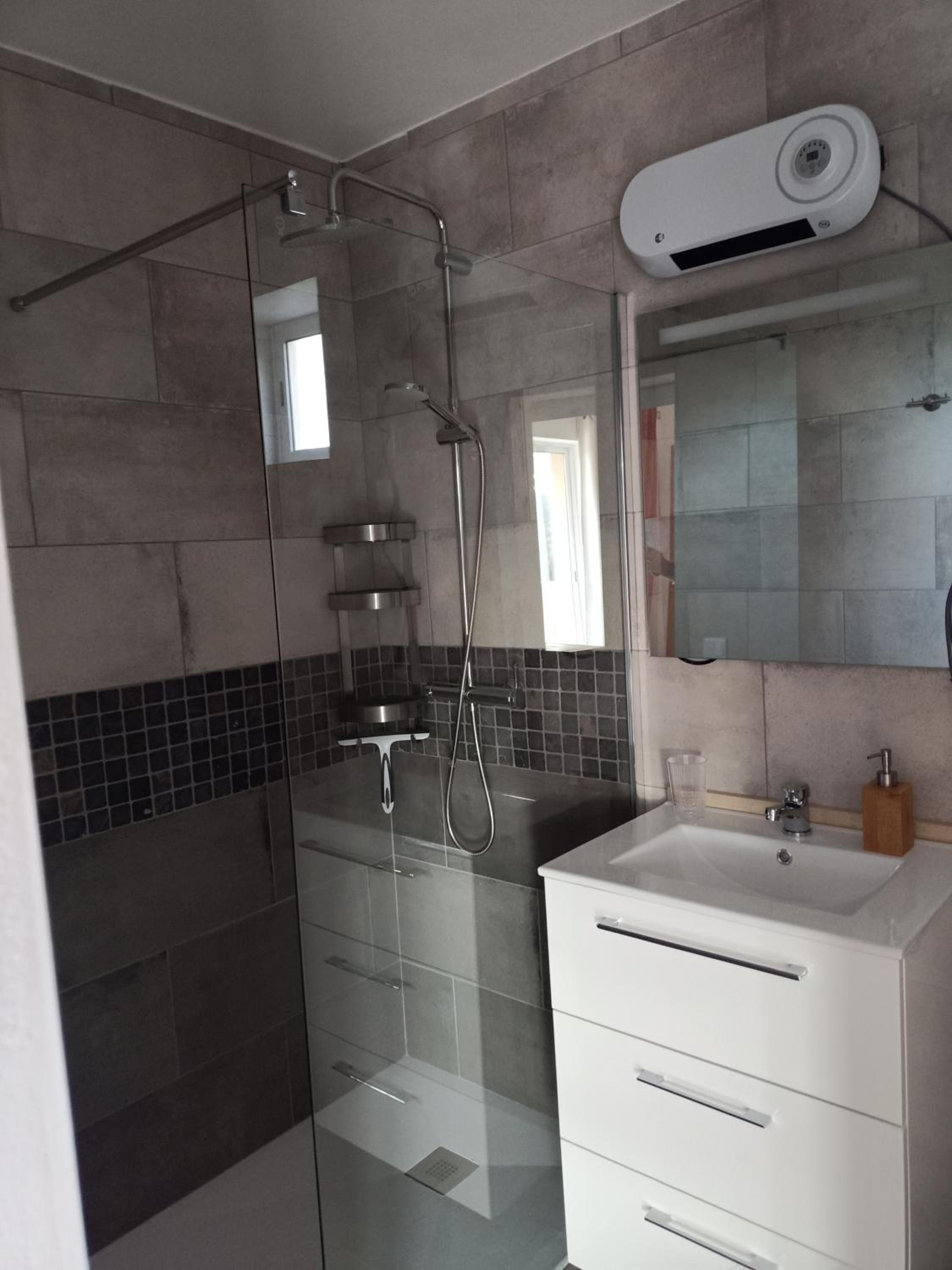 Deluxe Double or Twin Room photo 3