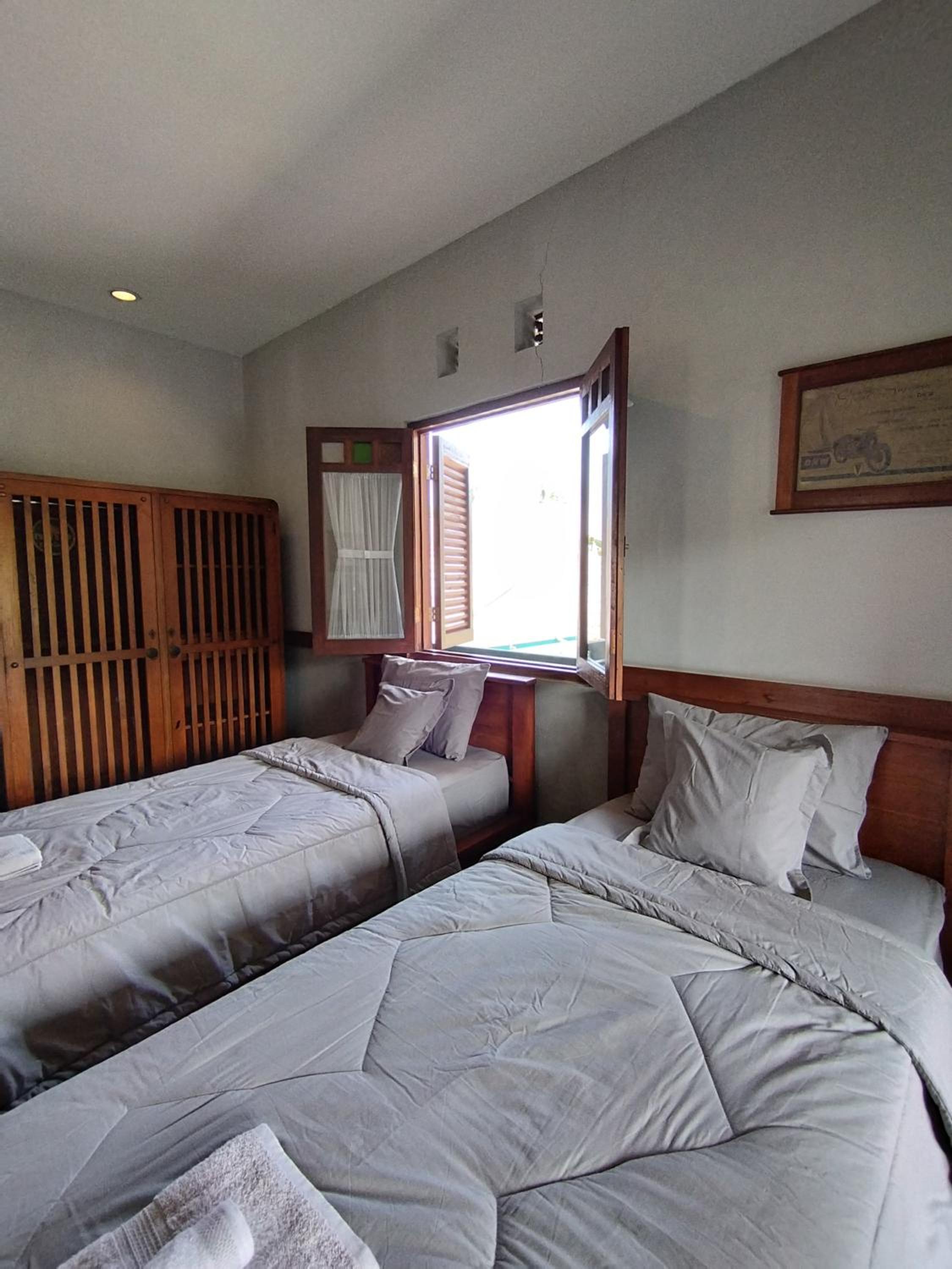 Twin Room with Balcony - Photo 1