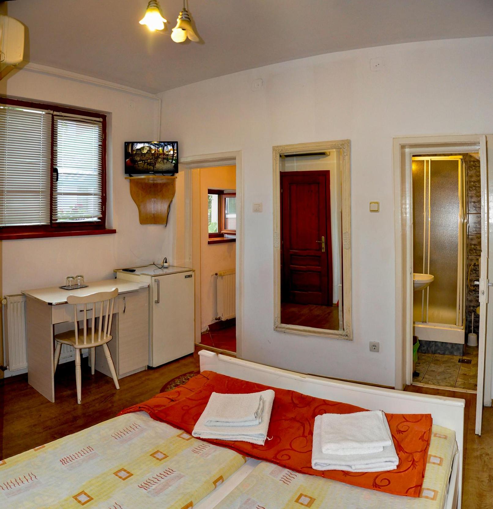 Double Room - Disability Access - Photo 2