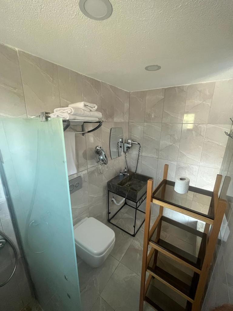Standard Twin Room - Photo 3