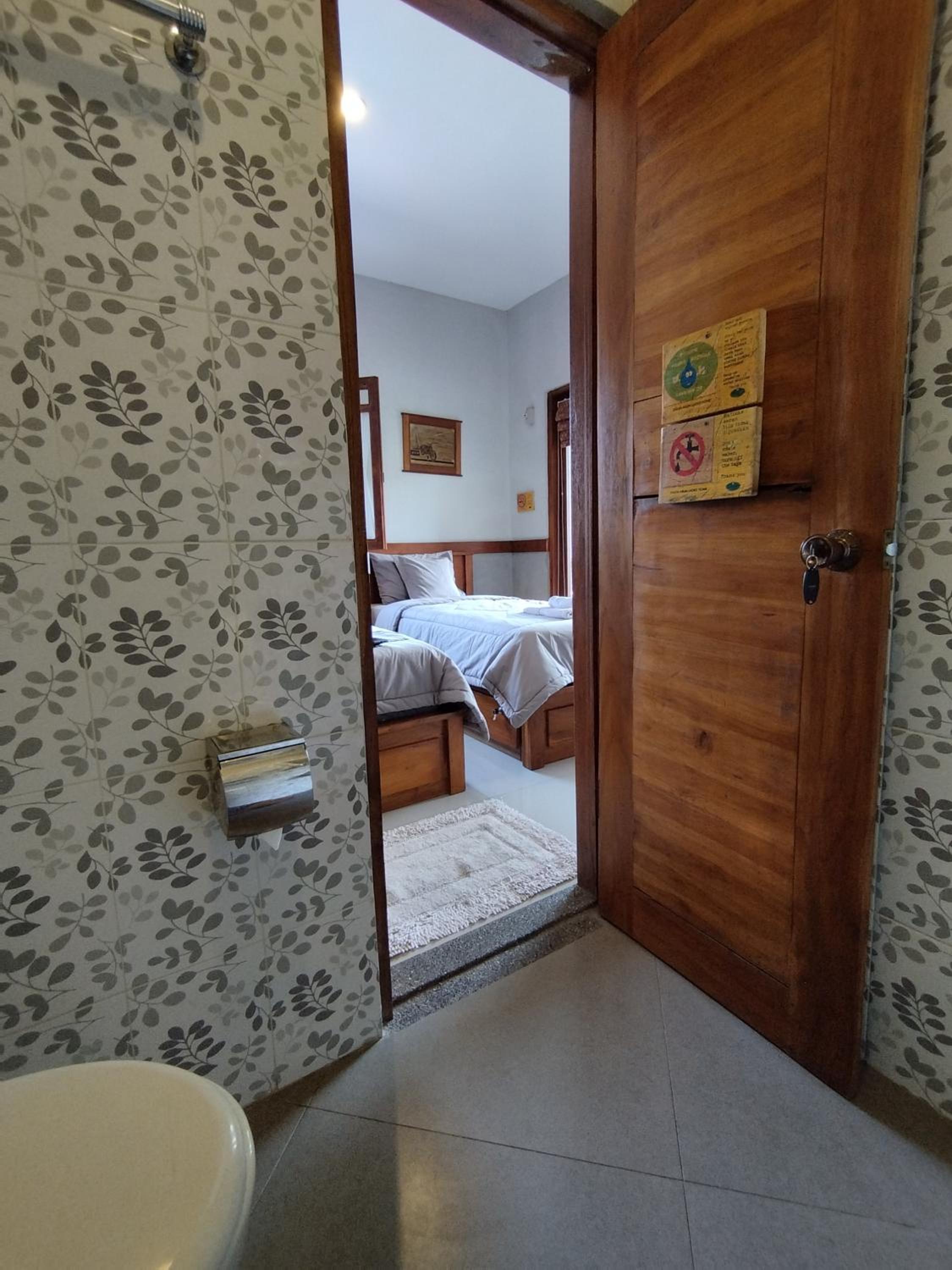 Twin Room with Balcony - Photo 5
