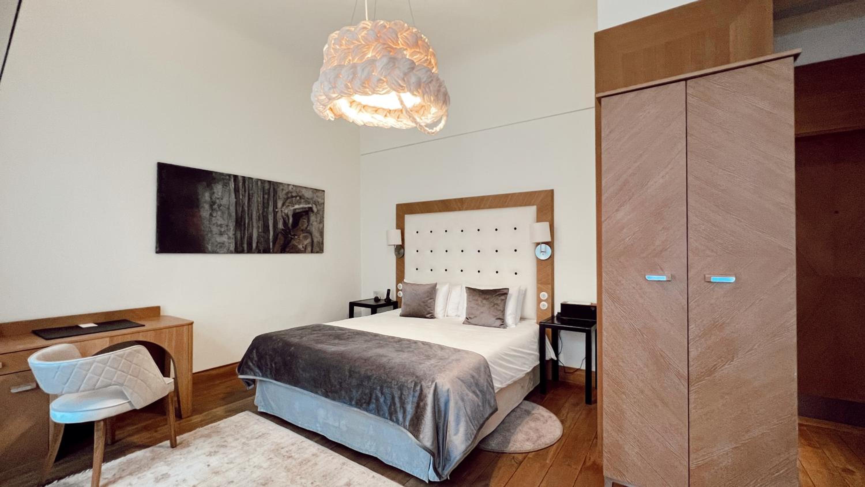 Suite - Photo 8