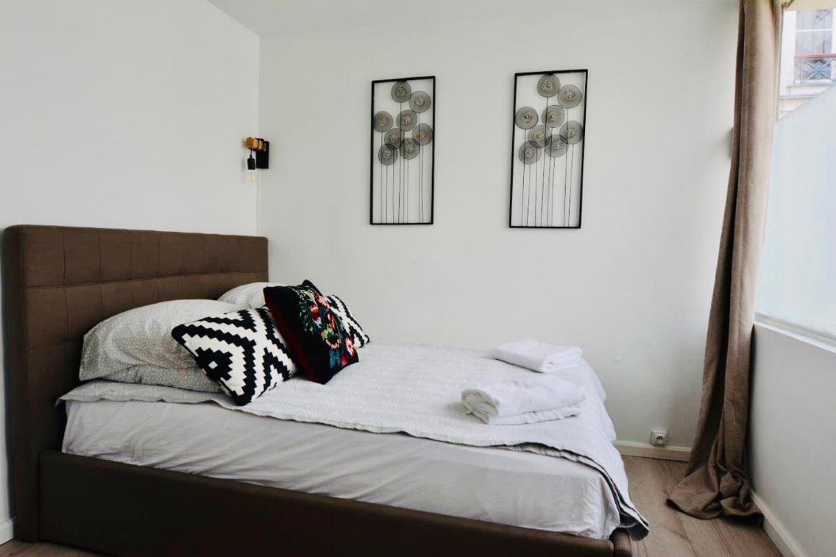 Deluxe Queen Room with Two Queen Beds photo 1