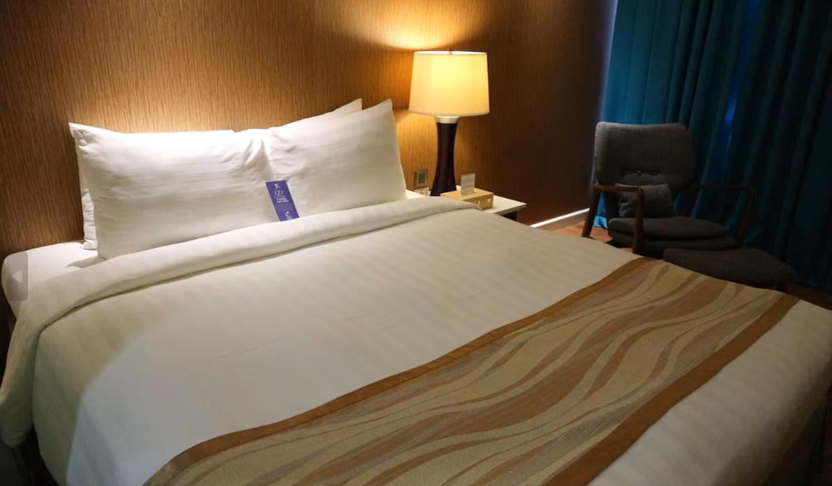 Deluxe Queen Room photo 2