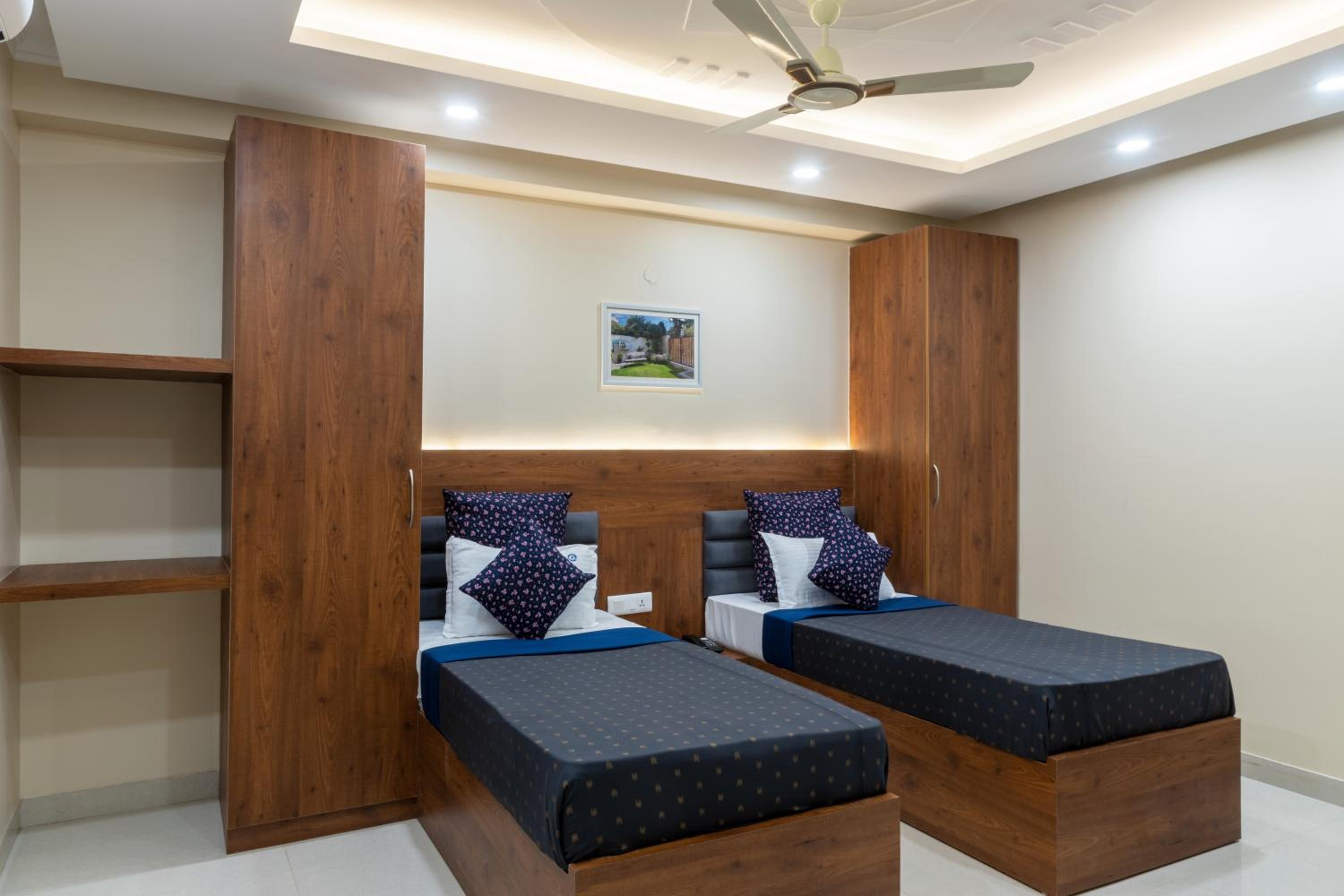 Double or Twin Room - Photo 9