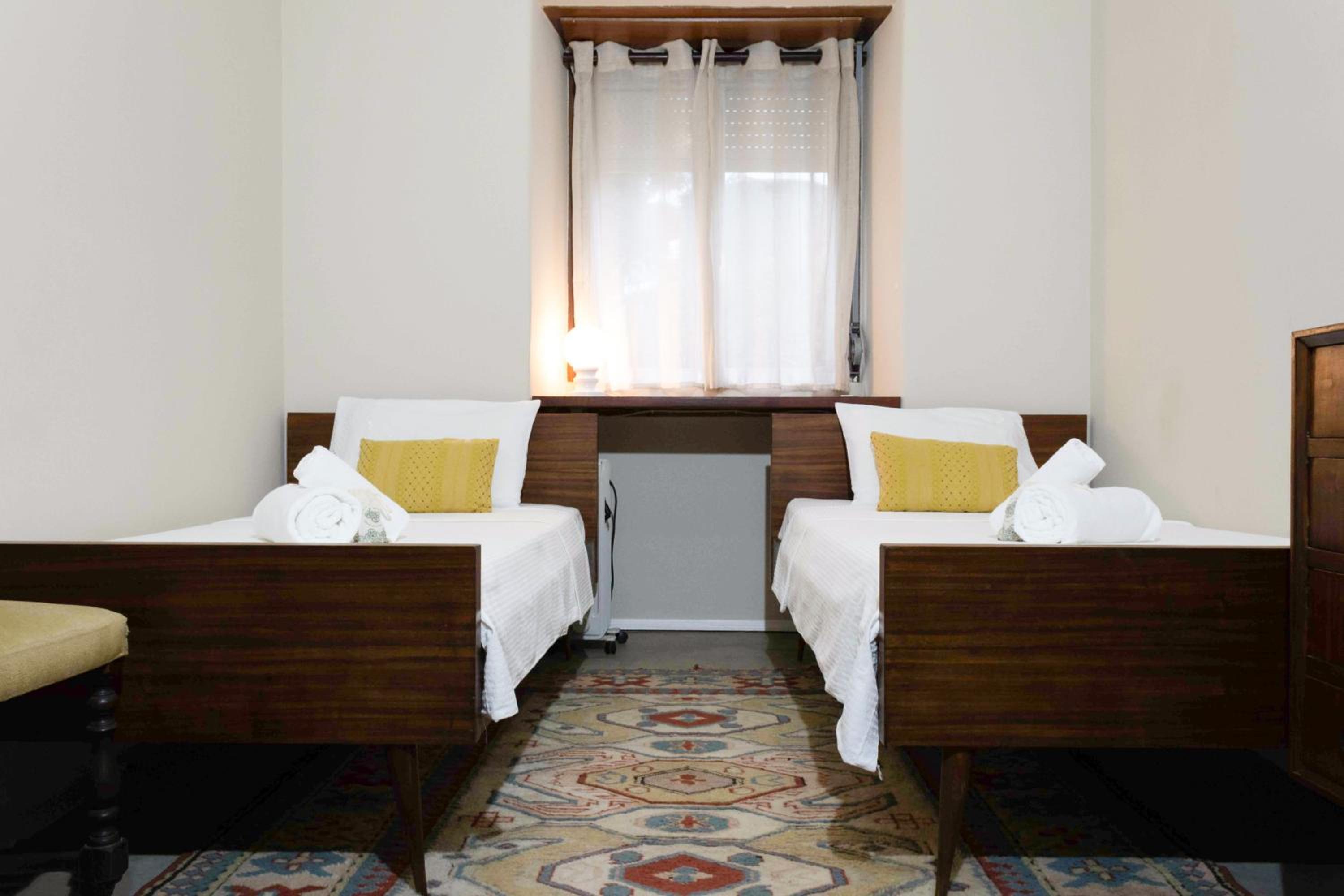 Standard Twin Room with Shared Bathroom