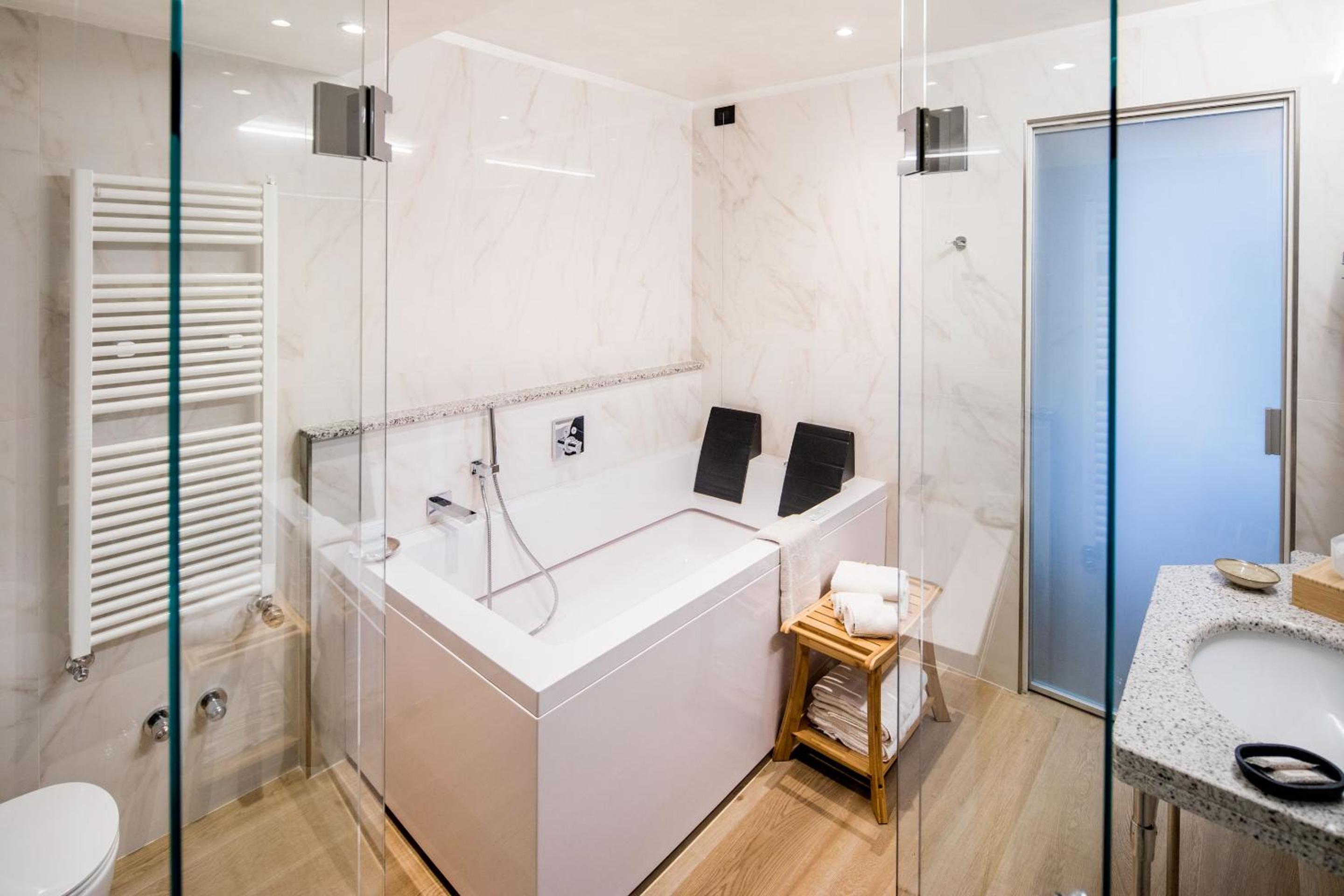 Junior Suite with Sauna - Photo 4