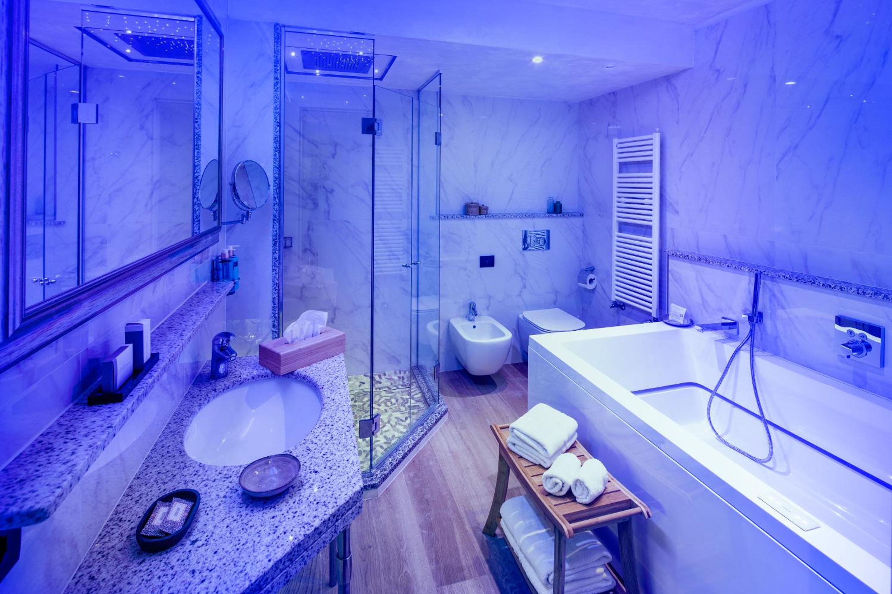 Junior Suite with Sauna - Photo 14