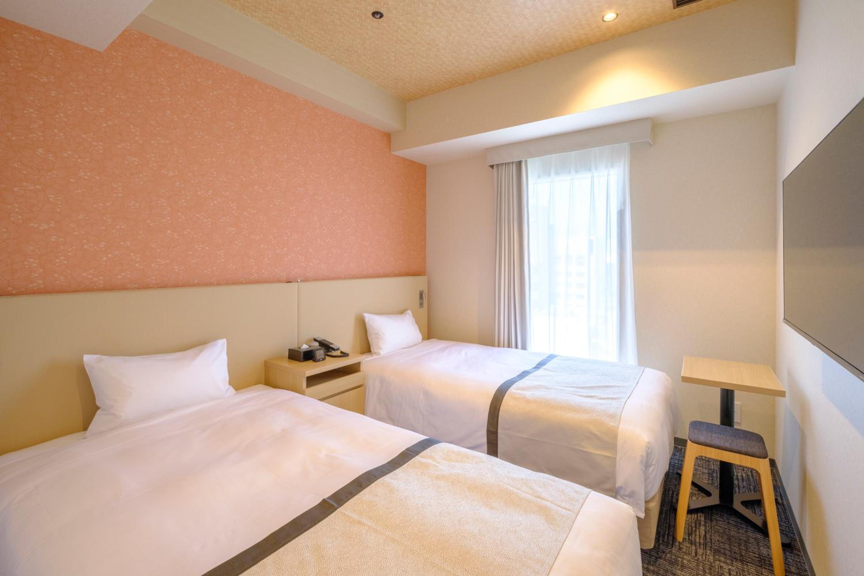 Compact Twin Room