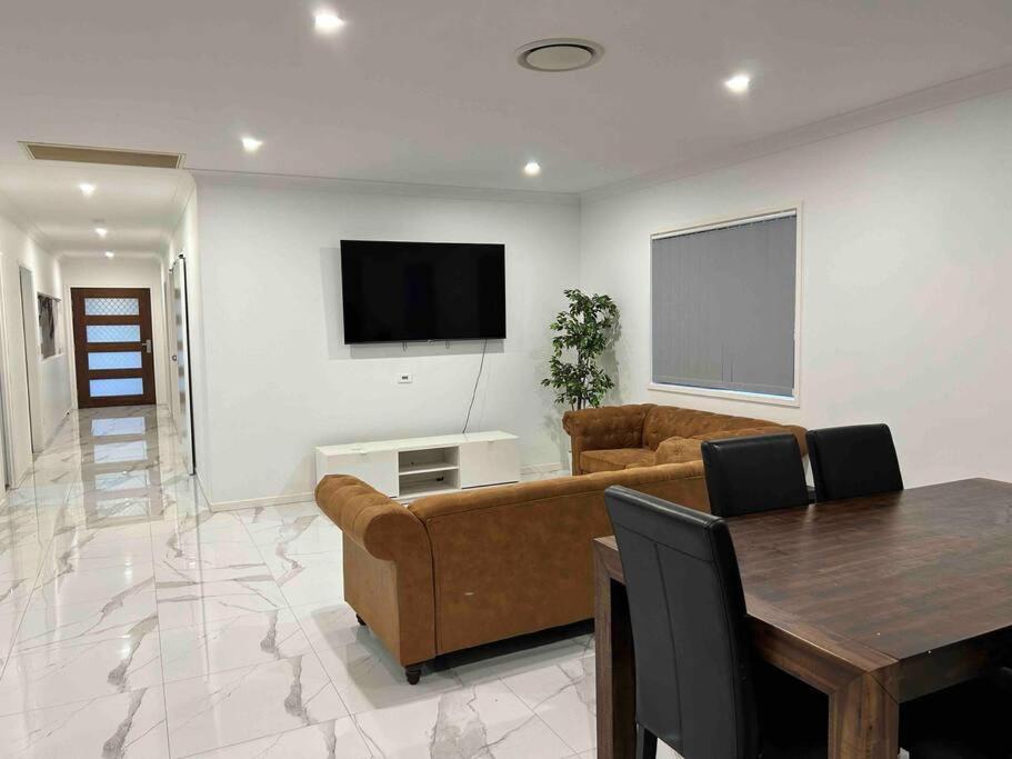Three-Bedroom House photo 1