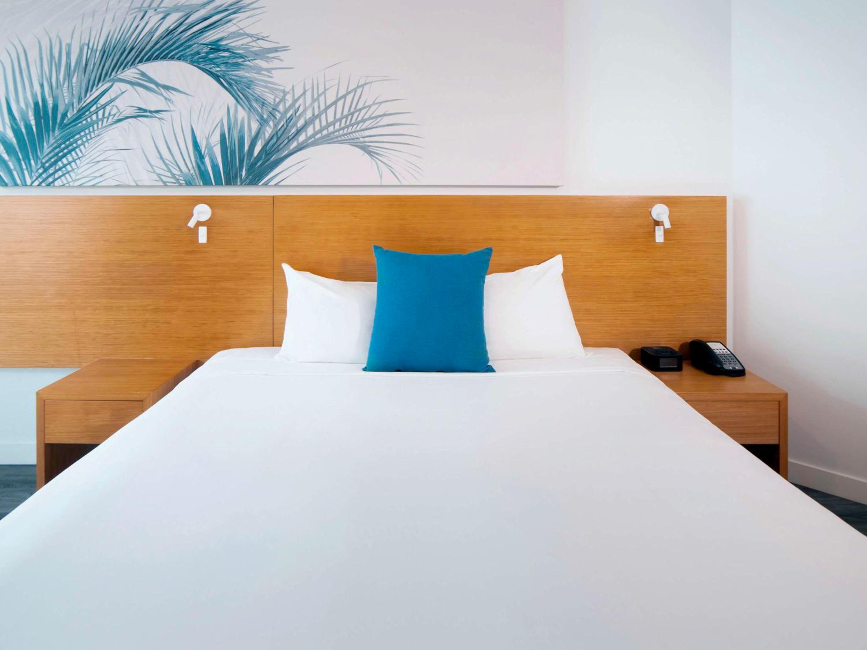 Standard King Room with Pool View