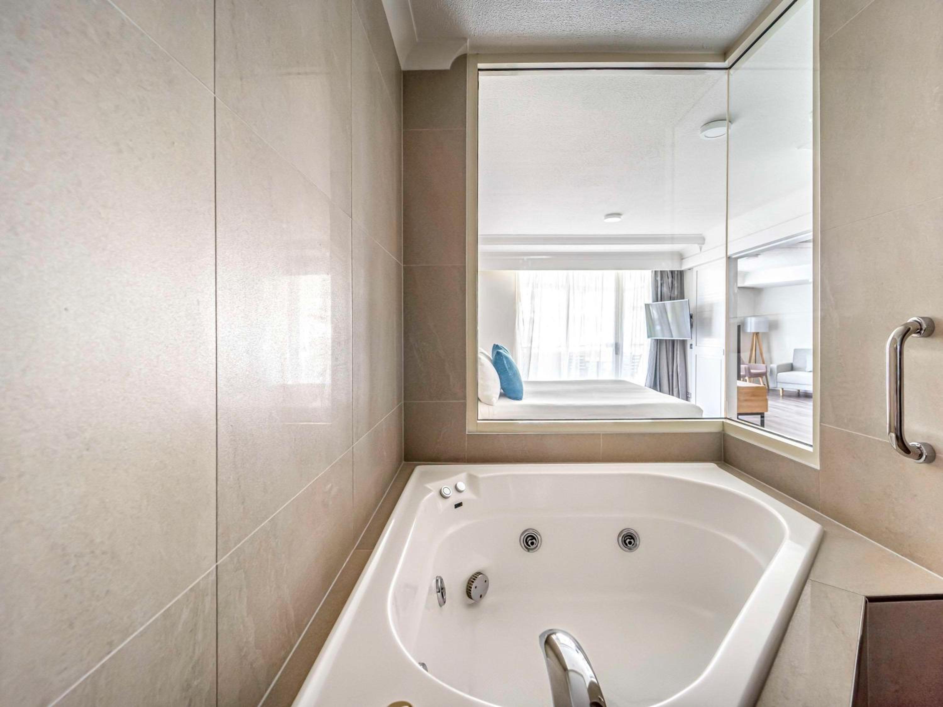 Deluxe Family Suite