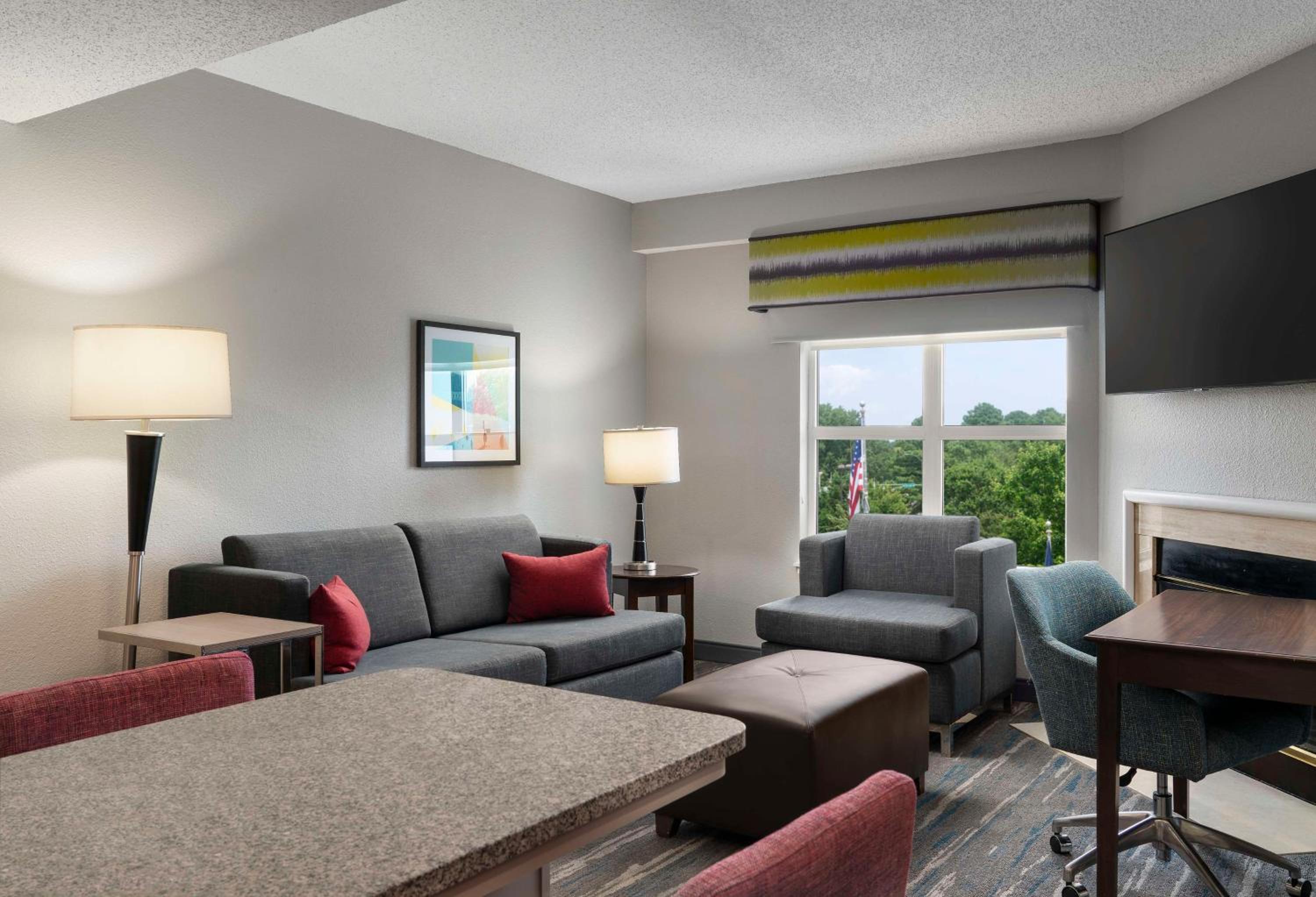 One-Bedroom King Suite with Kitchen and Fireplace - Photo 1