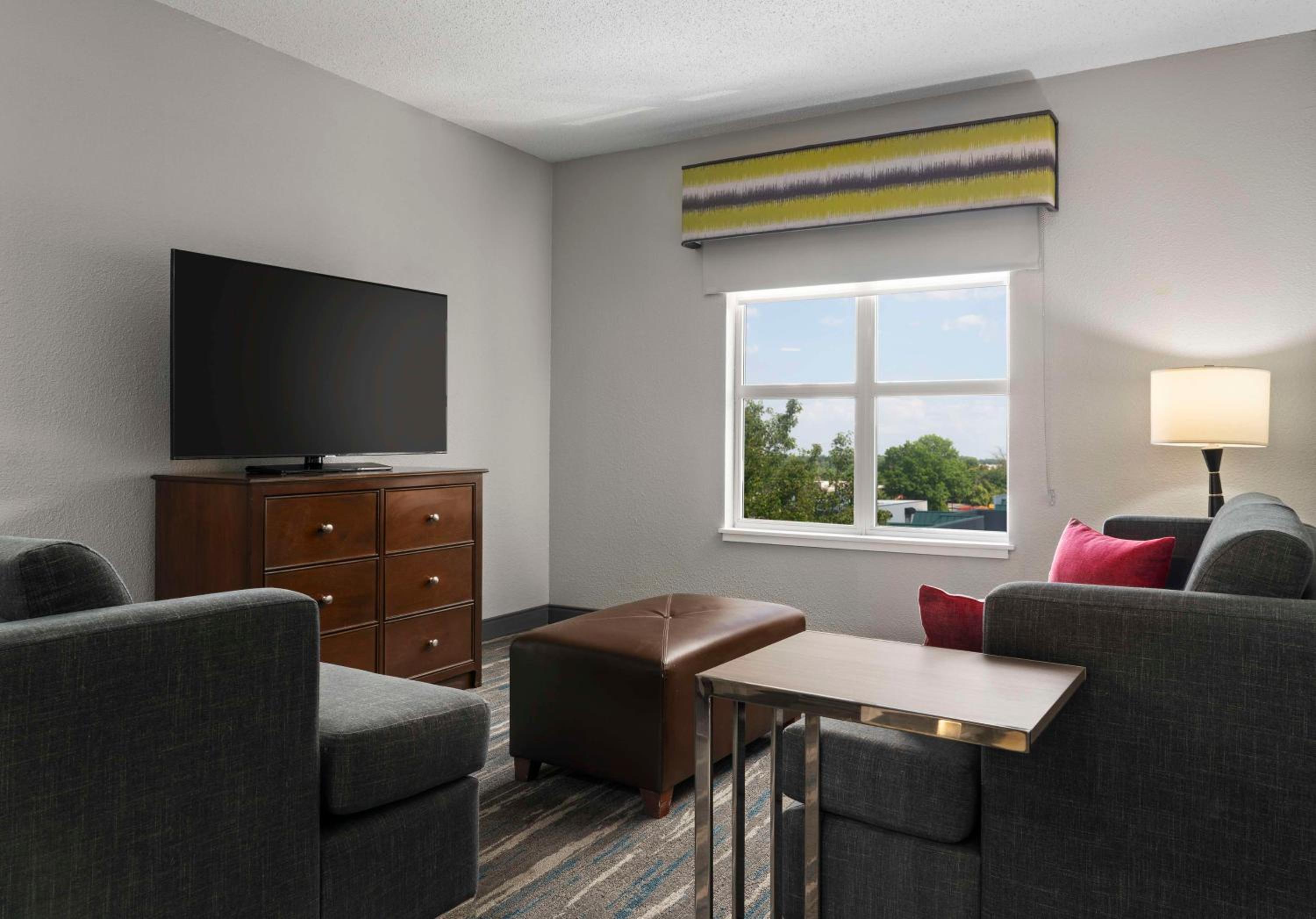 One-Bedroom King Suite with Kitchen - Non-Smoking  - Photo 5