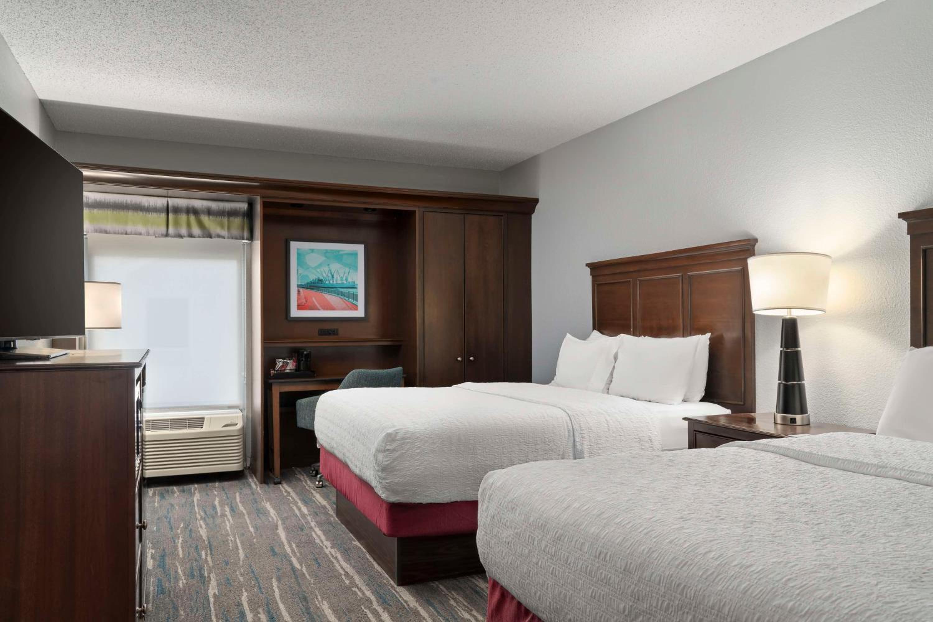 Room with Two Queen Beds - Non-Smoking - Photo 1