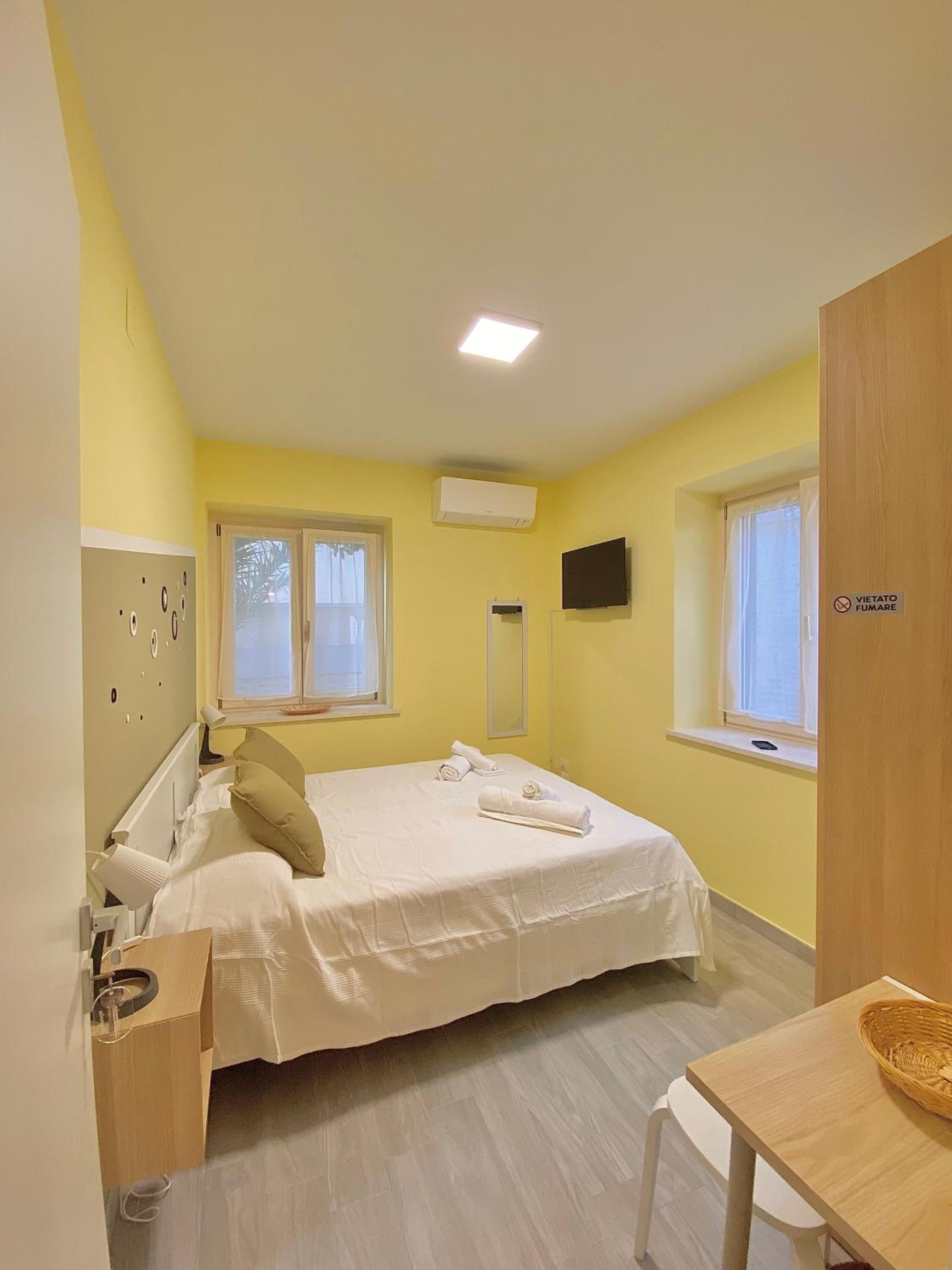 Double Room with Private Bathroom photo 1