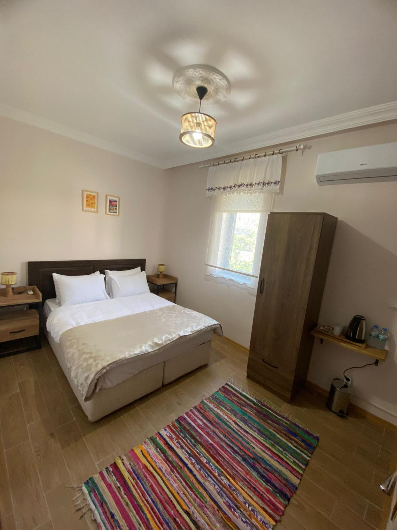 Budget Double Room photo 3