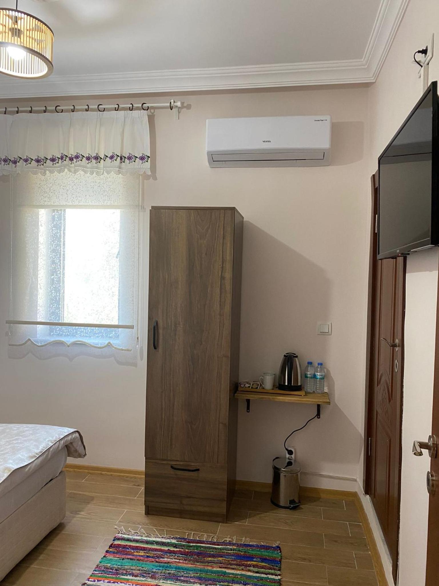 Budget Double Room photo 2