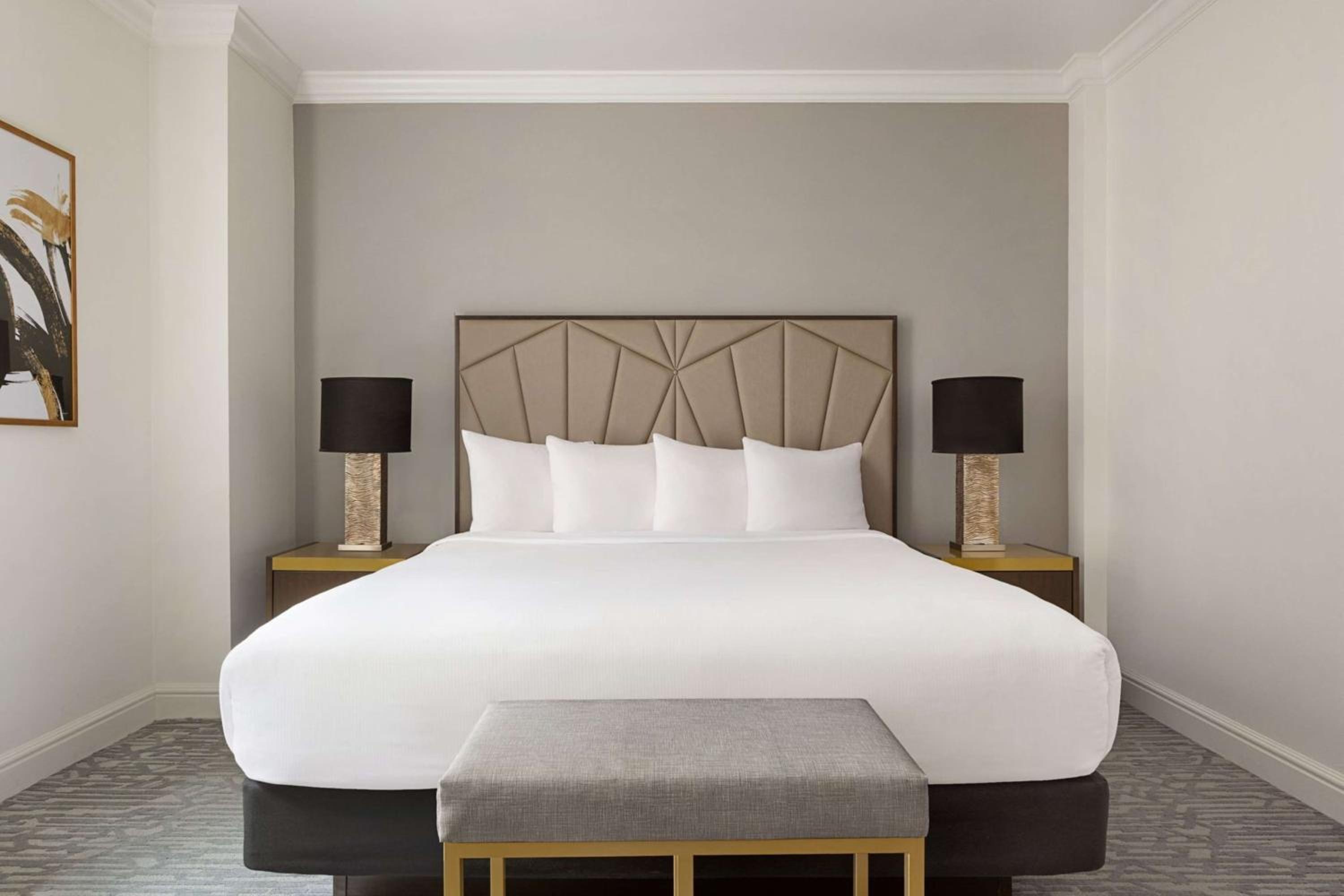 King Room thumbnail 5