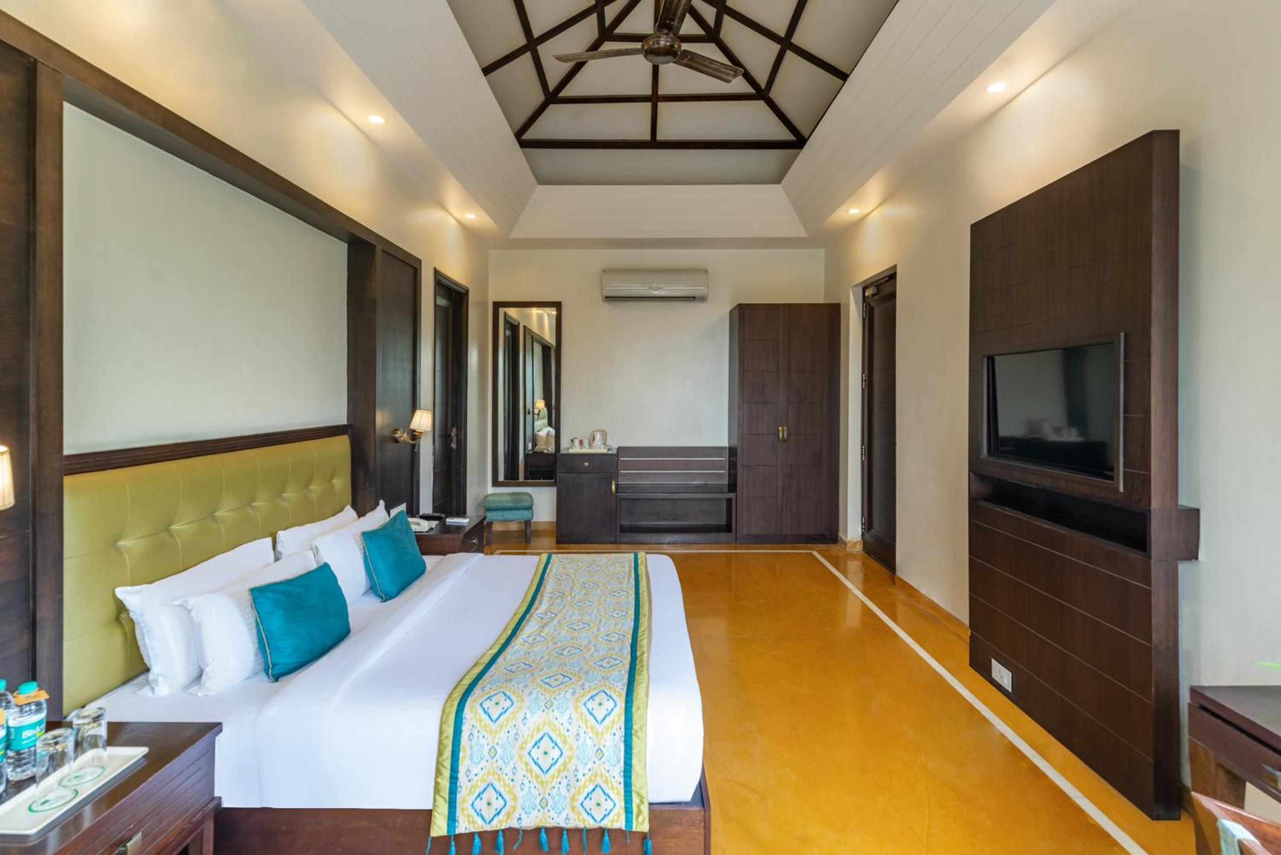 Super Deluxe Room with Balcony photo 1