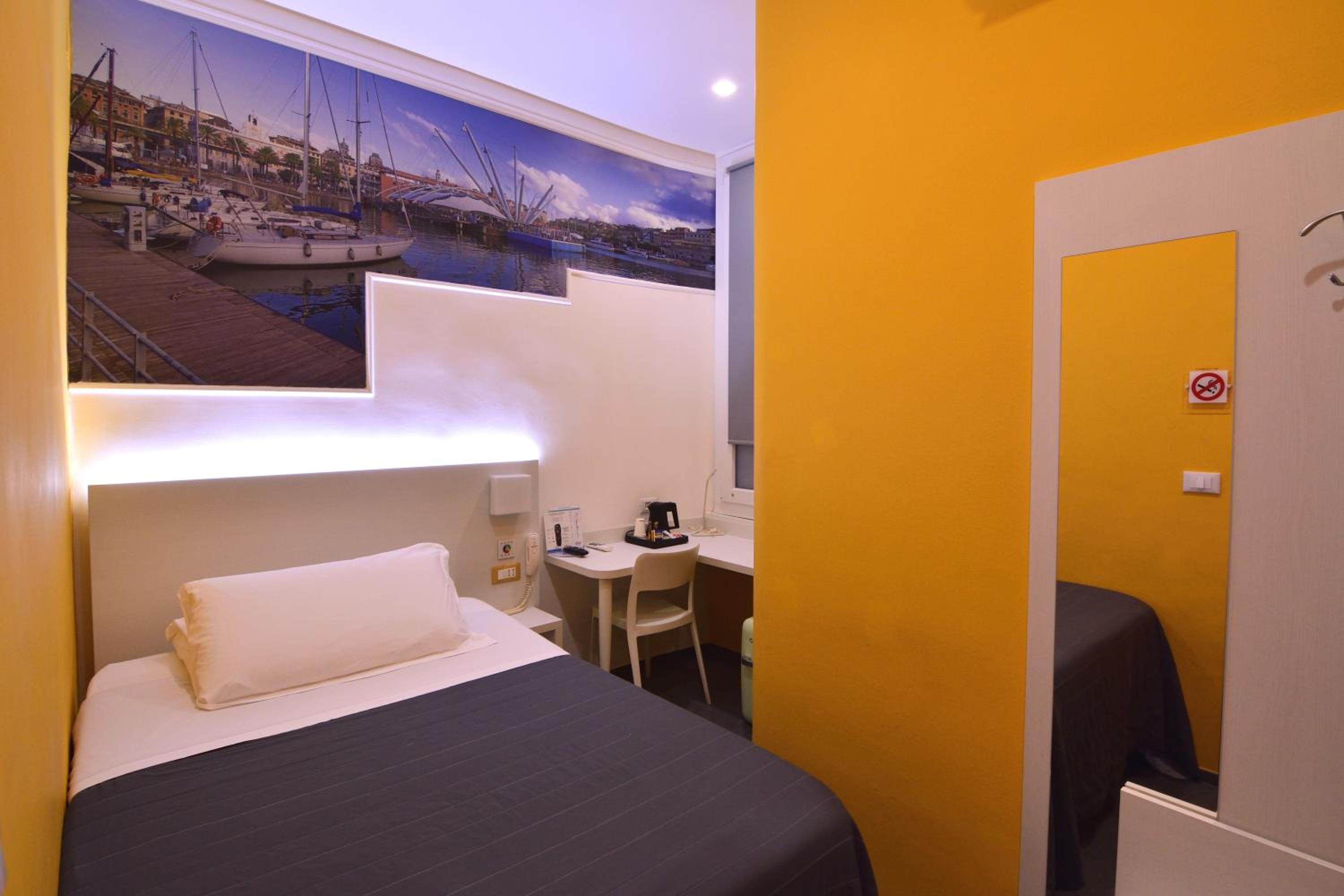 Small Single Room photo 1