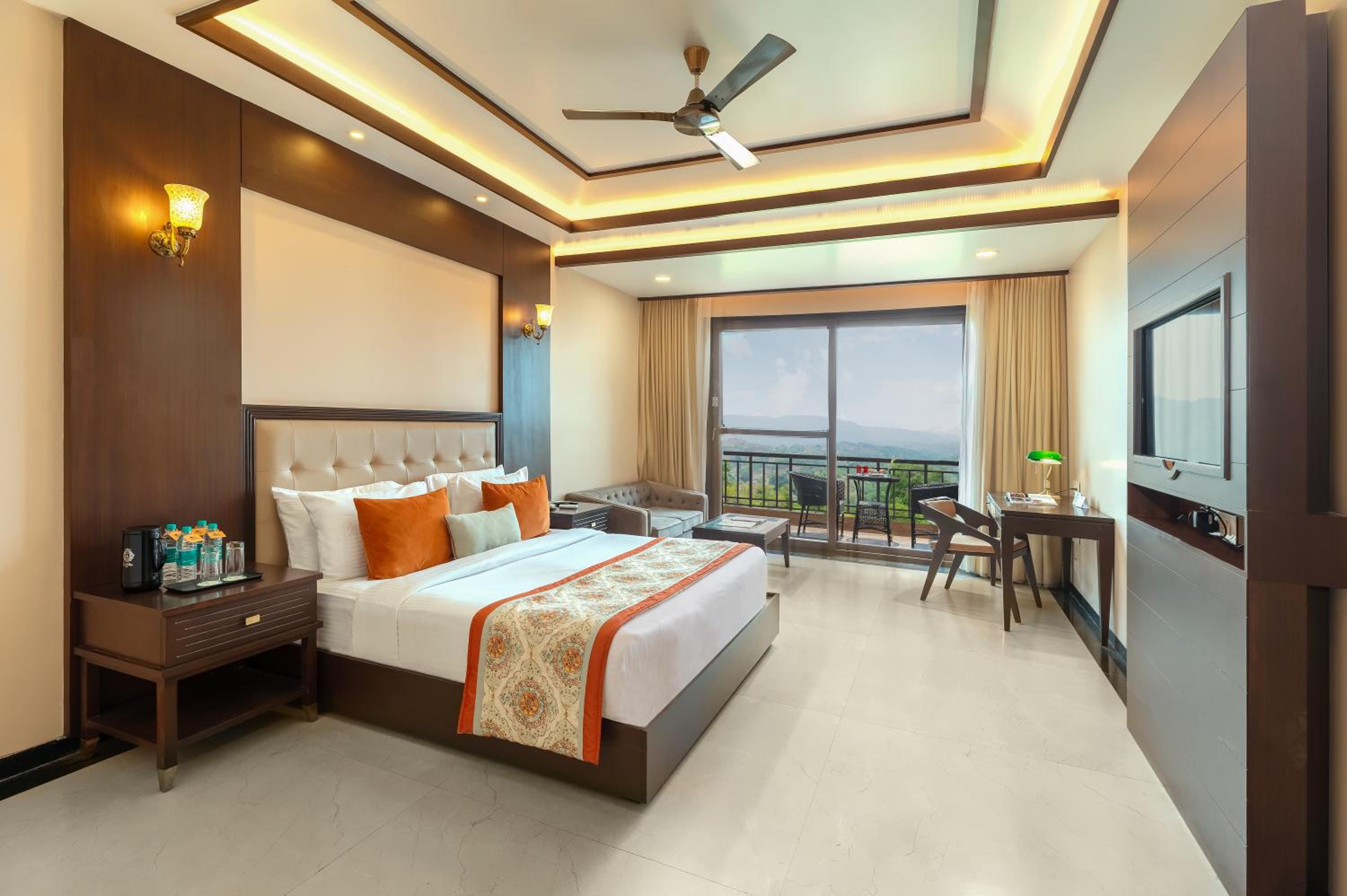 Premium Room with Balcony photo 3