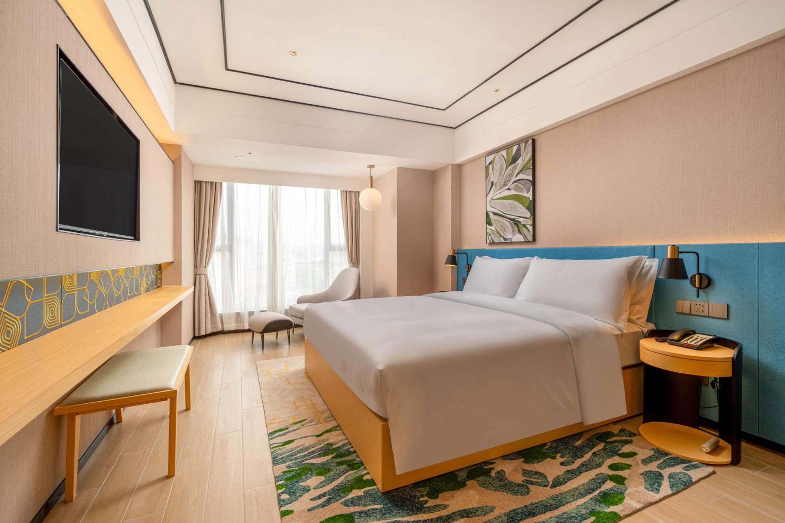 Deluxe King Room
