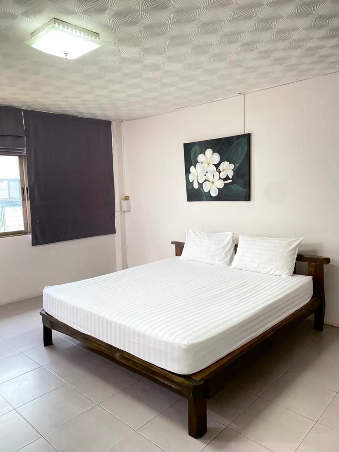 Standard Double Room - Photo 7